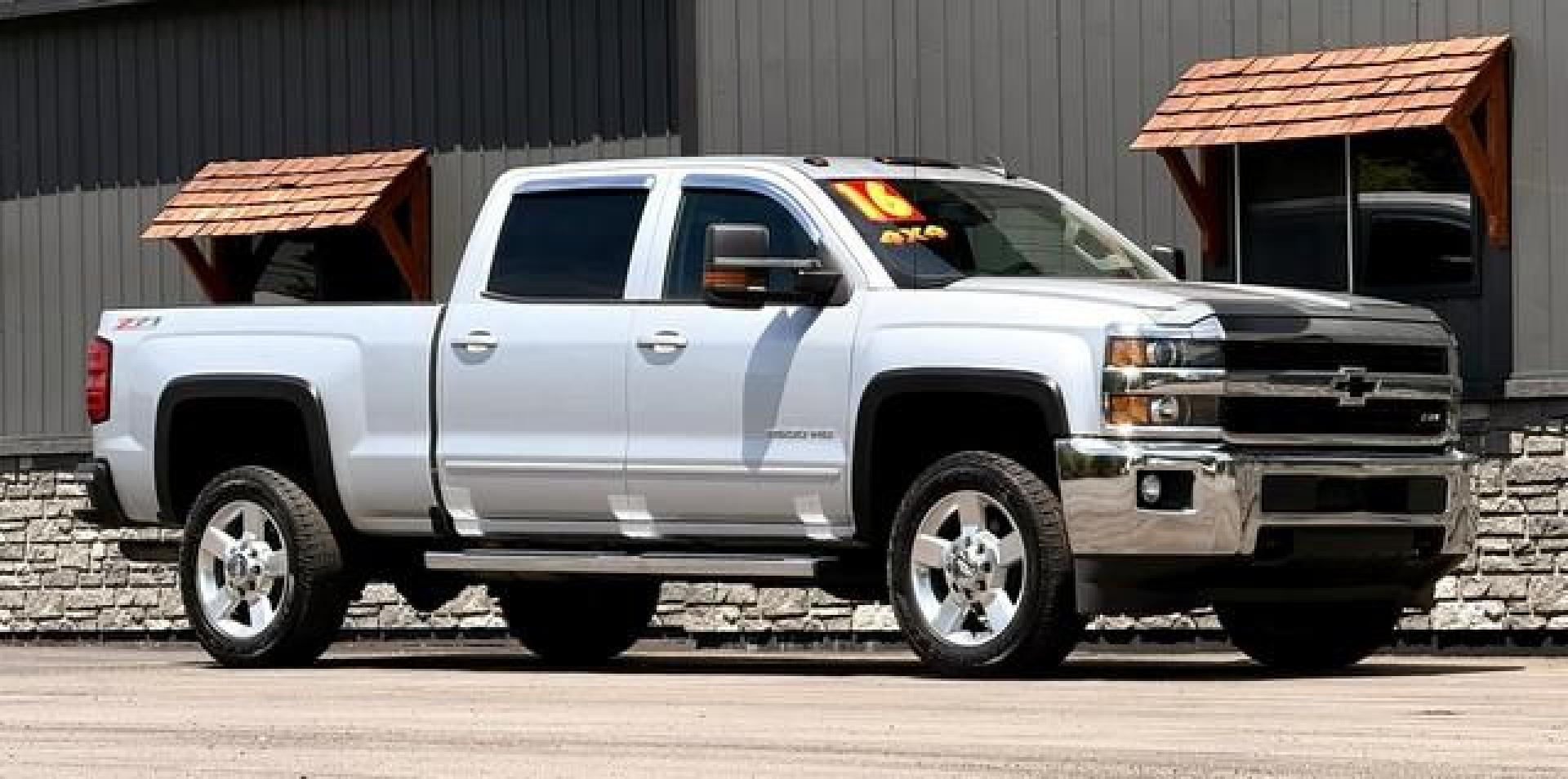 2016 SILVER CHEVROLET SILVERADO 2500 HD (1GC1KVEG0GF) with an V8,6.0L(364 CID),OHV engine, AUTOMATIC transmission, located at 14600 Frazho Road, Warren, MI, 48089, (586) 776-3400, 42.485996, -82.974220 - Photo#3