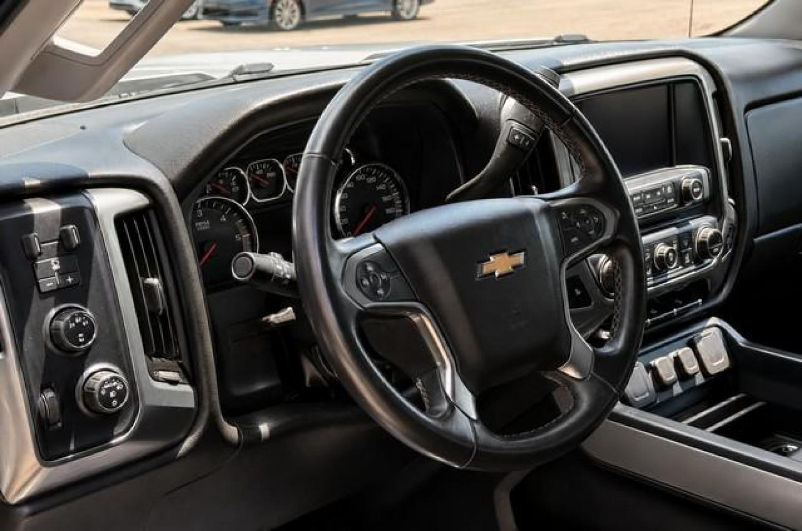 2016 SILVER CHEVROLET SILVERADO 2500 HD (1GC1KVEG0GF) with an V8,6.0L(364 CID),OHV engine, AUTOMATIC transmission, located at 14600 Frazho Road, Warren, MI, 48089, (586) 776-3400, 42.485996, -82.974220 - Photo#9