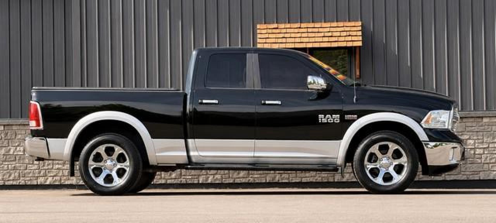 2015 BLACK FOREST GREEN RAM 1500 LARAMIE (1C6RR7JT9FS) with an V8,5.7L(345 CID),OHV engine, AUTOMATIC transmission, located at 14600 Frazho Road, Warren, MI, 48089, (586) 776-3400, 42.485996, -82.974220 - Photo#3
