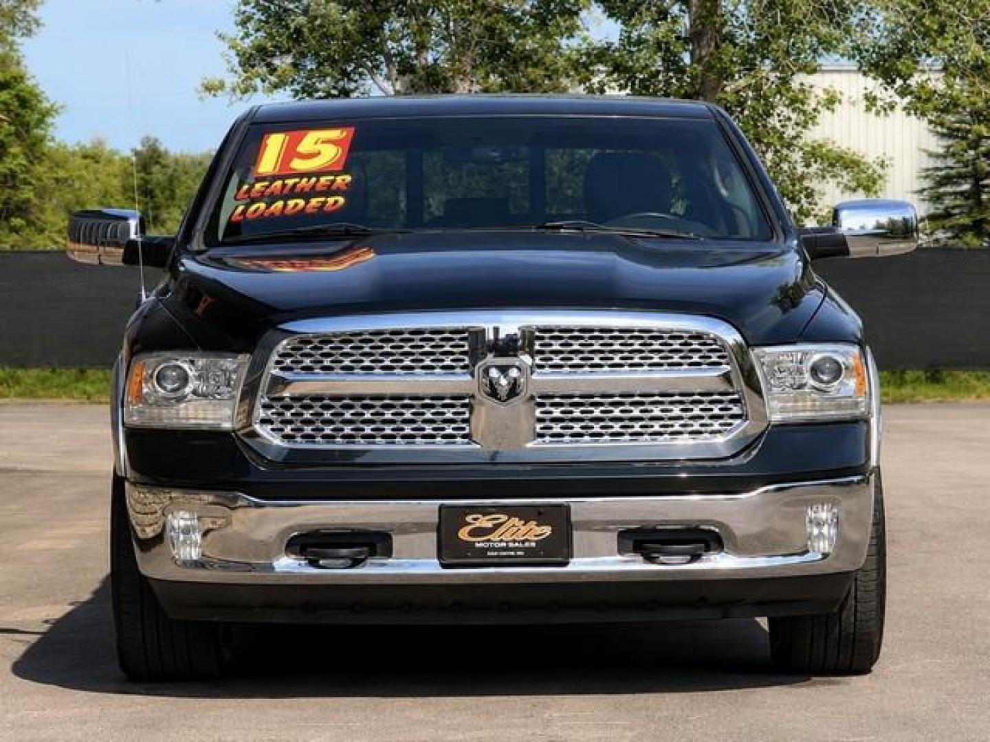 2015 BLACK FOREST GREEN RAM 1500 LARAMIE (1C6RR7JT9FS) with an V8,5.7L(345 CID),OHV engine, AUTOMATIC transmission, located at 14600 Frazho Road, Warren, MI, 48089, (586) 776-3400, 42.485996, -82.974220 - Photo#4