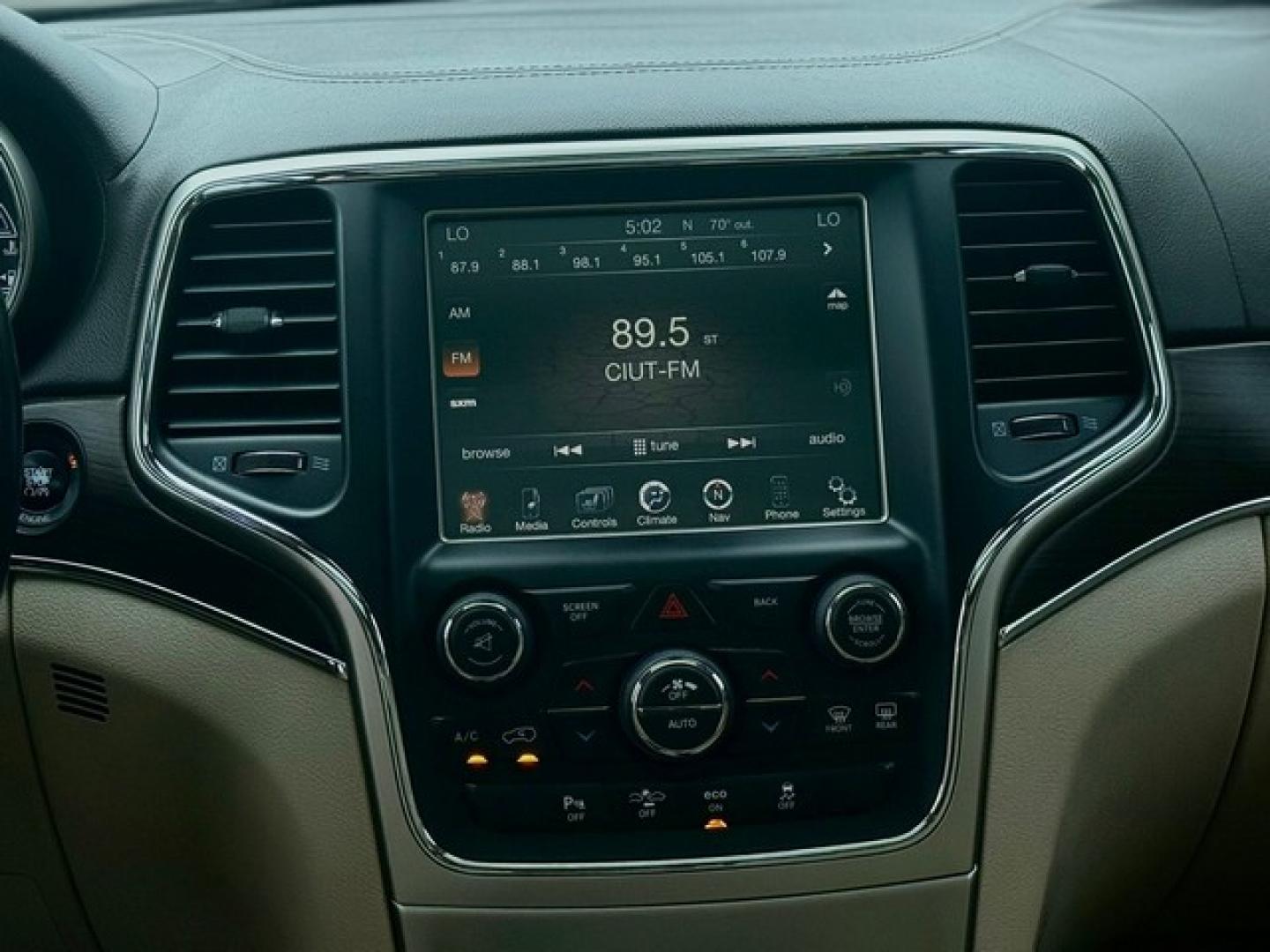 2014 BURGANDY JEEP GRAND CHEROKEE (1C4RJFCG3EC) with an V6,3.6L(220 CID),DOHC engine, AUTOMATIC transmission, located at 14600 Frazho Road, Warren, MI, 48089, (586) 776-3400, 42.485996, -82.974220- Photo#21