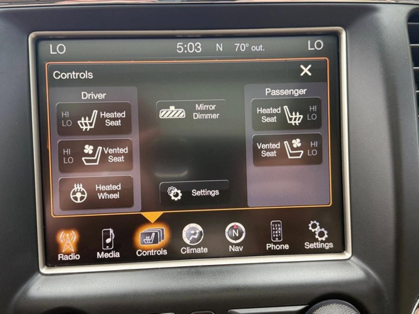 2014 BURGANDY JEEP GRAND CHEROKEE (1C4RJFCG3EC) with an V6,3.6L(220 CID),DOHC engine, AUTOMATIC transmission, located at 14600 Frazho Road, Warren, MI, 48089, (586) 776-3400, 42.485996, -82.974220- Photo#25