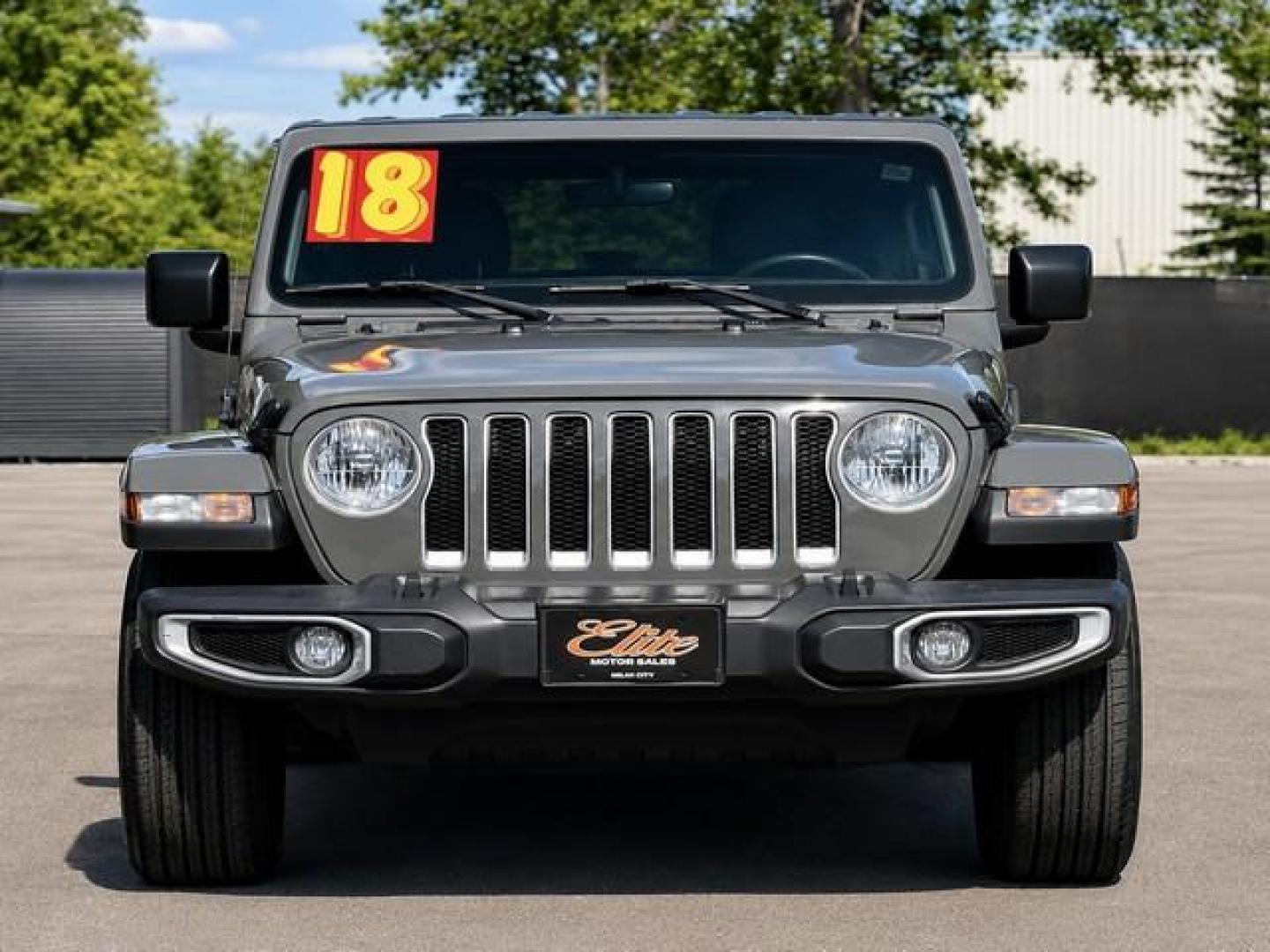 2018 GRAY JEEP WRANGLER (1C4HJXEG9JW) with an V6,3.6L(220 CID),DOHC engine, AUTOMATIC transmission, located at 14600 Frazho Road, Warren, MI, 48089, (586) 776-3400, 42.485996, -82.974220- Photo#4
