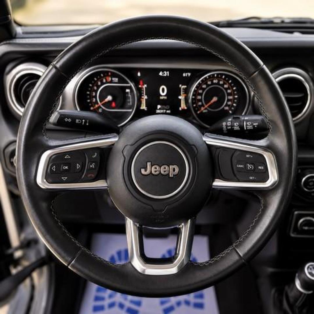2018 GRAY JEEP WRANGLER (1C4HJXEG9JW) with an V6,3.6L(220 CID),DOHC engine, AUTOMATIC transmission, located at 14600 Frazho Road, Warren, MI, 48089, (586) 776-3400, 42.485996, -82.974220- Photo#9
