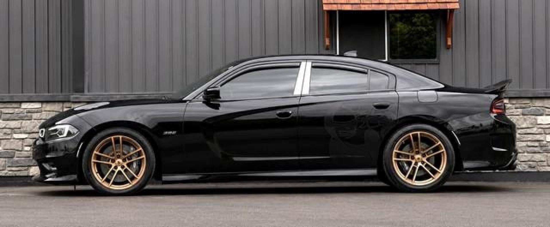 2017 BLACK DODGE CHARGER (2C3CDXGJ1HH) with an V8,6.4L(392 CID),OHV engine, AUTOMATIC transmission, located at 14600 Frazho Road, Warren, MI, 48089, (586) 776-3400, 42.485996, -82.974220- Photo#5