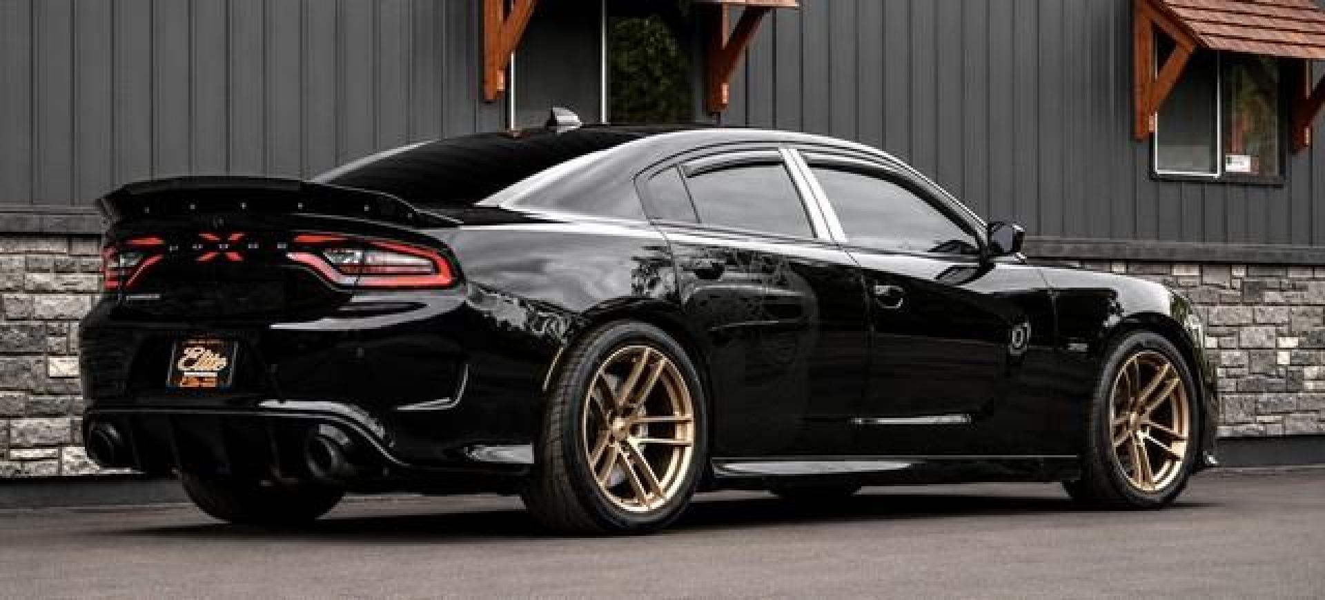 2017 BLACK DODGE CHARGER (2C3CDXGJ1HH) with an V8,6.4L(392 CID),OHV engine, AUTOMATIC transmission, located at 14600 Frazho Road, Warren, MI, 48089, (586) 776-3400, 42.485996, -82.974220- Photo#6