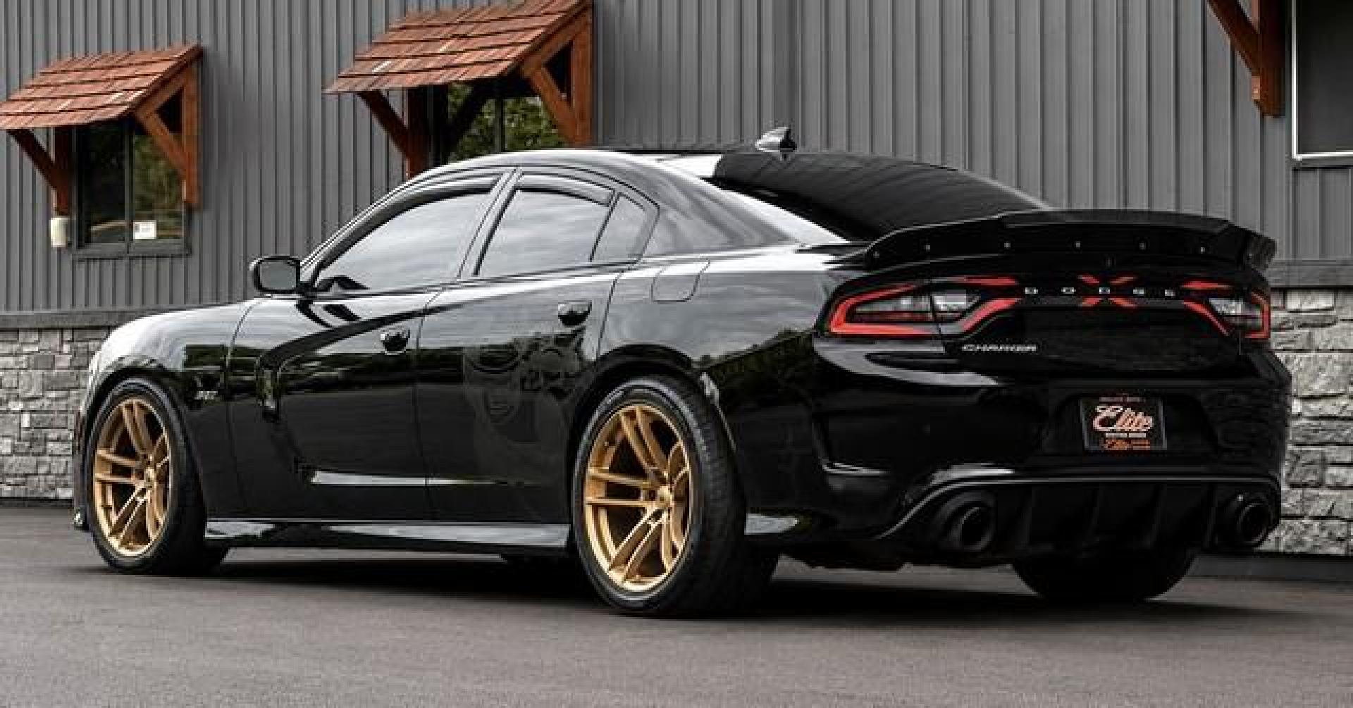 2017 BLACK DODGE CHARGER (2C3CDXGJ1HH) with an V8,6.4L(392 CID),OHV engine, AUTOMATIC transmission, located at 14600 Frazho Road, Warren, MI, 48089, (586) 776-3400, 42.485996, -82.974220- Photo#7