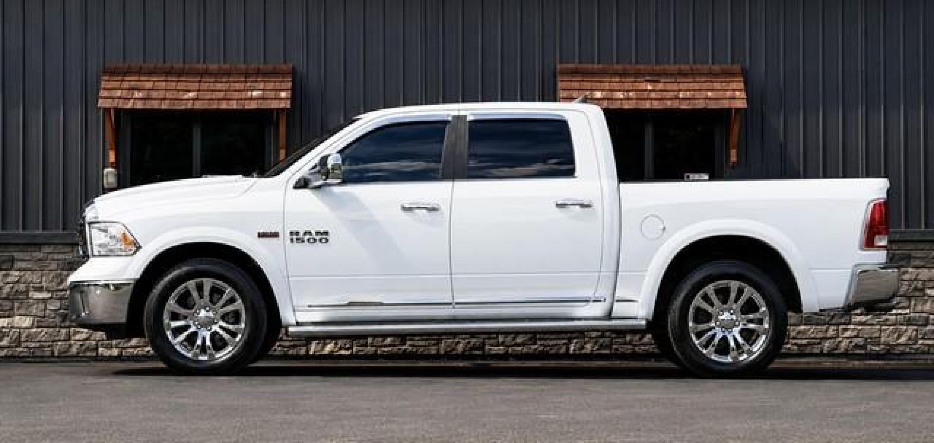 2018 WHITE RAM 1500 (1C6RR7PT2JS) with an V8,5.7L(345 CID),OHV engine, AUTOMATIC transmission, located at 14600 Frazho Road, Warren, MI, 48089, (586) 776-3400, 42.485996, -82.974220 - Photo#3