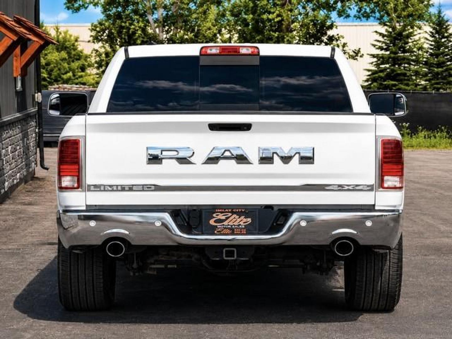 2018 WHITE RAM 1500 (1C6RR7PT2JS) with an V8,5.7L(345 CID),OHV engine, AUTOMATIC transmission, located at 14600 Frazho Road, Warren, MI, 48089, (586) 776-3400, 42.485996, -82.974220 - Photo#6