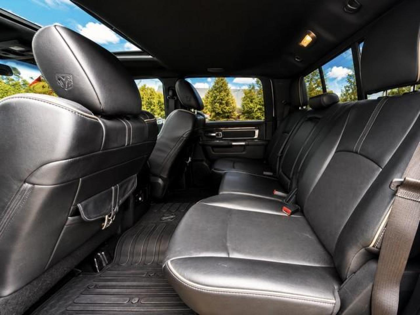 2018 WHITE RAM 1500 (1C6RR7PT2JS) with an V8,5.7L(345 CID),OHV engine, AUTOMATIC transmission, located at 14600 Frazho Road, Warren, MI, 48089, (586) 776-3400, 42.485996, -82.974220 - Photo#8
