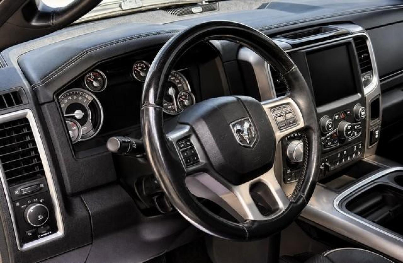 2018 WHITE RAM 1500 (1C6RR7PT2JS) with an V8,5.7L(345 CID),OHV engine, AUTOMATIC transmission, located at 14600 Frazho Road, Warren, MI, 48089, (586) 776-3400, 42.485996, -82.974220 - Photo#9