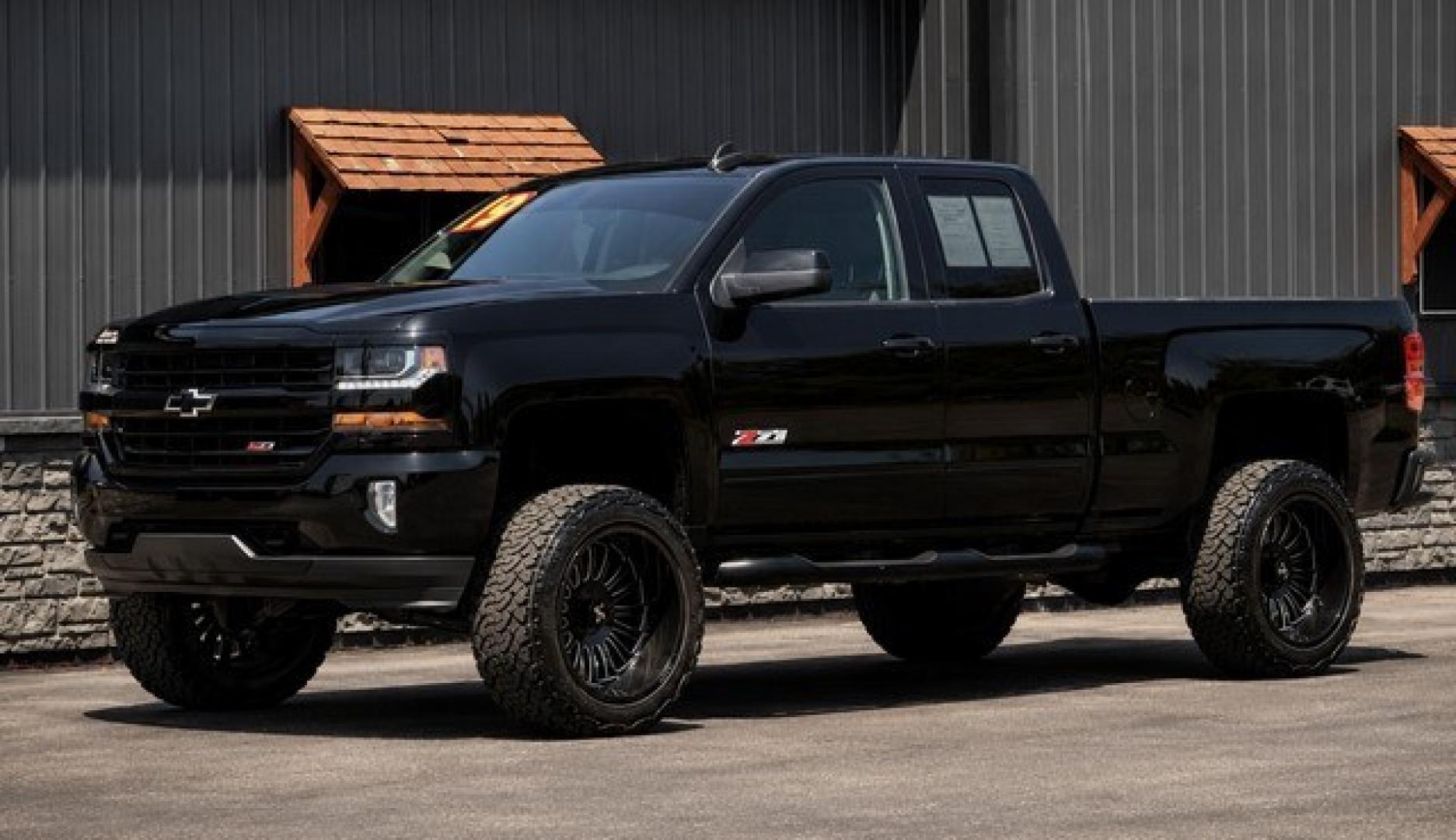 2019 BLACK CHEVROLET SILVERADO 1500 LD (2GCVKPEC2K1) with an V8,5.3L(325 CID),OHV engine, AUTOMATIC transmission, located at 14600 Frazho Road, Warren, MI, 48089, (586) 776-3400, 42.485996, -82.974220- Photo#2