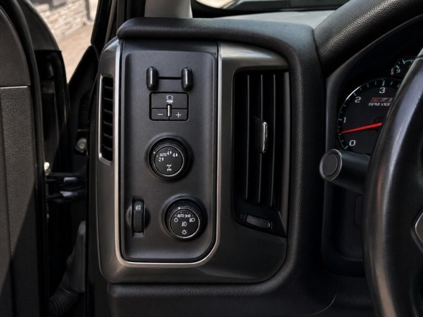 2019 BLACK CHEVROLET SILVERADO 1500 LD (2GCVKPEC2K1) with an V8,5.3L(325 CID),OHV engine, AUTOMATIC transmission, located at 14600 Frazho Road, Warren, MI, 48089, (586) 776-3400, 42.485996, -82.974220- Photo#13