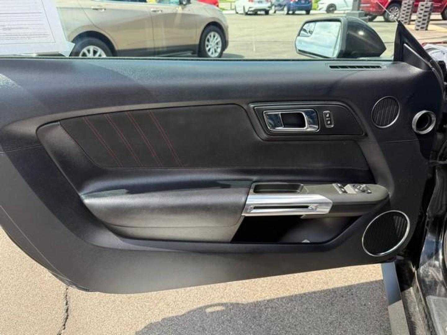 2016 BLACK FORD MUSTANG (1FA6P8CF1G5) with an V8,5.0L(302 CID),DOHC engine, AUTOMATIC transmission, located at 14600 Frazho Road, Warren, MI, 48089, (586) 776-3400, 42.485996, -82.974220 - Photo#10