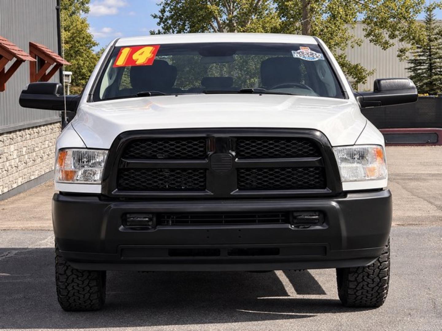 2014 WHITE RAM 2500 (3C6TR5CT0EG) with an V8,5.7L(345 CID),OHV engine, AUTOMATIC transmission, located at 14600 Frazho Road, Warren, MI, 48089, (586) 776-3400, 42.485996, -82.974220- Photo#5