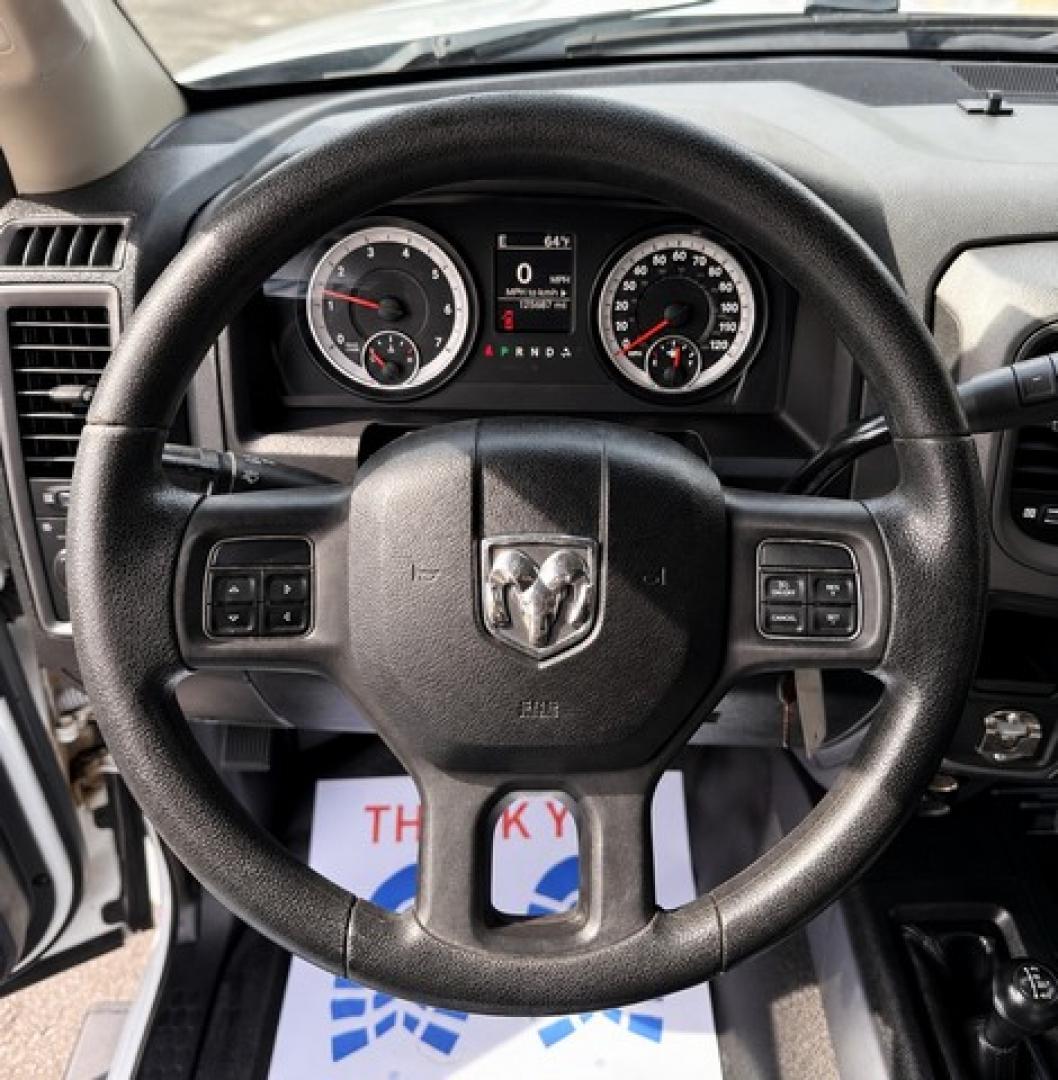2014 WHITE RAM 2500 (3C6TR5CT0EG) with an V8,5.7L(345 CID),OHV engine, AUTOMATIC transmission, located at 14600 Frazho Road, Warren, MI, 48089, (586) 776-3400, 42.485996, -82.974220- Photo#10