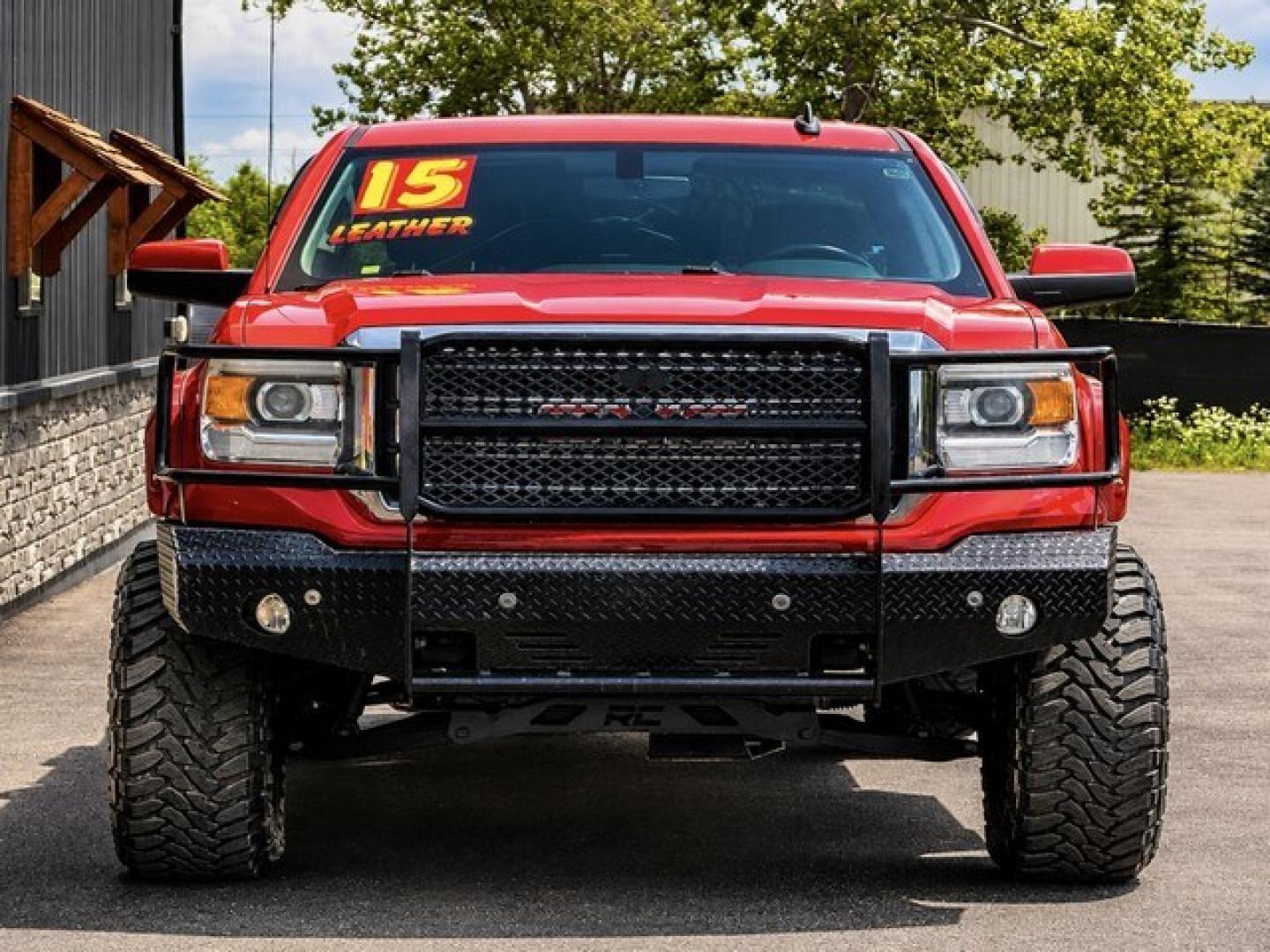 2015 RED GMC SIERRA 1500 (1GTV2UEC2FZ) with an V8,5.3L(325 CID),OHV engine, AUTOMATIC transmission, located at 14600 Frazho Road, Warren, MI, 48089, (586) 776-3400, 42.485996, -82.974220- Photo#5