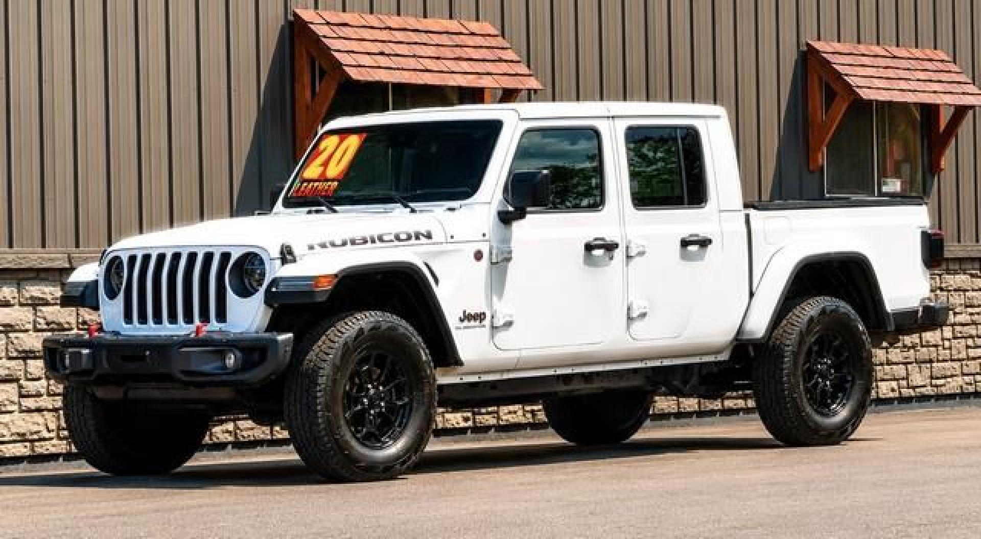 2020 WHITE JEEP GLADIATOR (1C6JJTBG8LL) with an V6,3.6L(220 CID),DOHC engine, AUTOMATIC transmission, located at 14600 Frazho Road, Warren, MI, 48089, (586) 776-3400, 42.485996, -82.974220- Photo#4