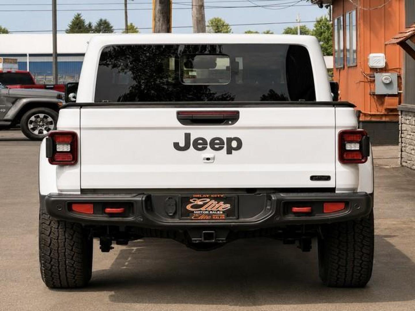 2020 WHITE JEEP GLADIATOR (1C6JJTBG8LL) with an V6,3.6L(220 CID),DOHC engine, AUTOMATIC transmission, located at 14600 Frazho Road, Warren, MI, 48089, (586) 776-3400, 42.485996, -82.974220- Photo#6