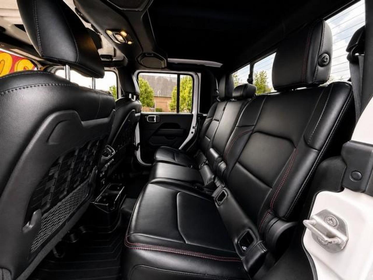 2020 WHITE JEEP GLADIATOR (1C6JJTBG8LL) with an V6,3.6L(220 CID),DOHC engine, AUTOMATIC transmission, located at 14600 Frazho Road, Warren, MI, 48089, (586) 776-3400, 42.485996, -82.974220- Photo#10