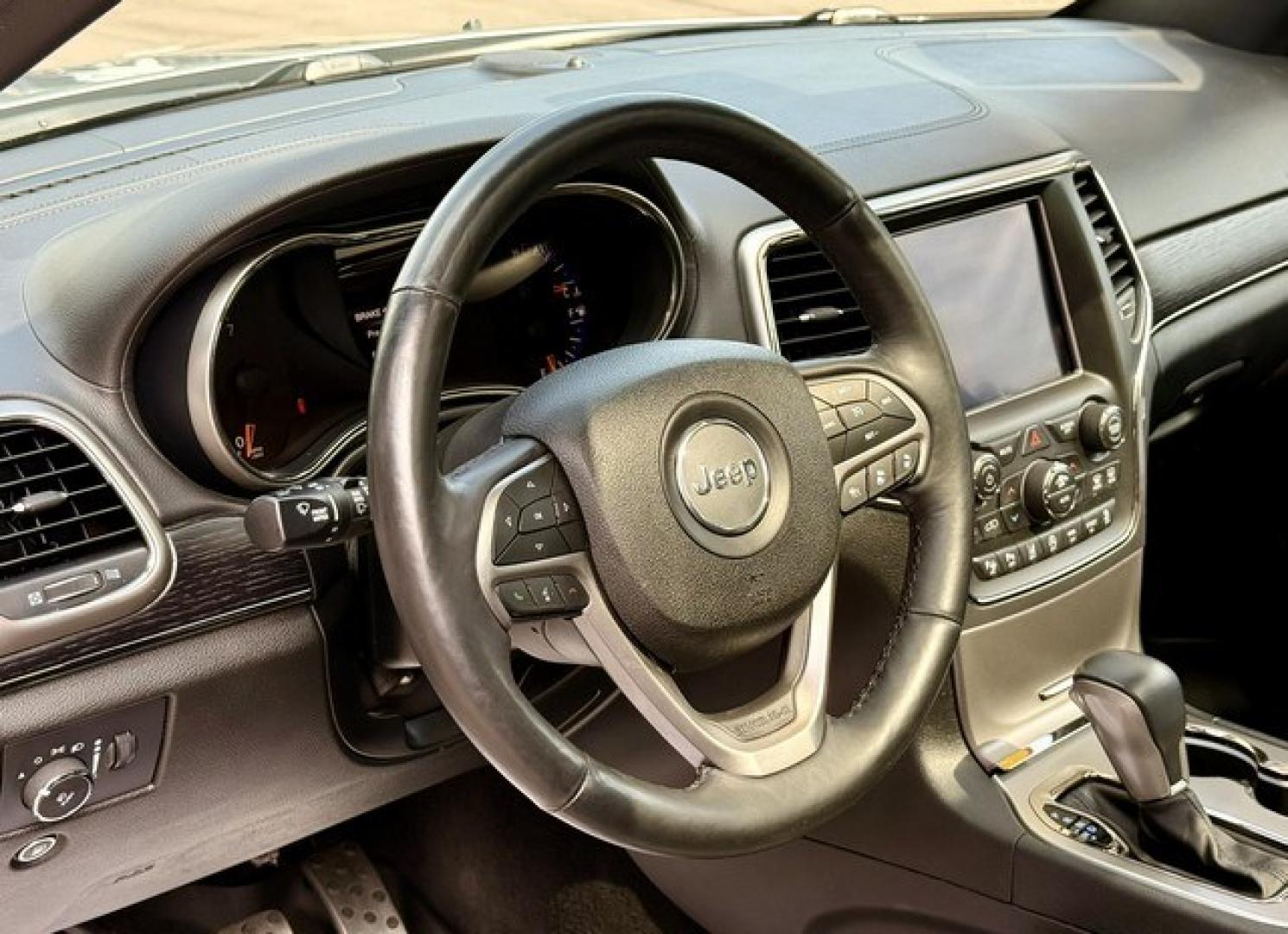 2018 BILLIT GRAY JEEP GRAND CHEROKEE (1C4RJFCG6JC) with an V6,3.6L(220 CID),DOHC engine, AUTOMATIC transmission, located at 14600 Frazho Road, Warren, MI, 48089, (586) 776-3400, 42.485996, -82.974220- Photo#8