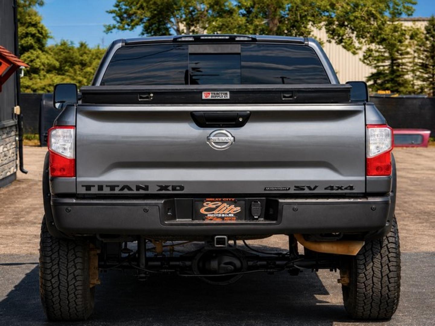 2018 GRAY NISSAN TITAN XD (1N6BA1F41JN) with an V8,5.0L(305 CID),DOHC engine, AUTOMATIC transmission, located at 14600 Frazho Road, Warren, MI, 48089, (586) 776-3400, 42.485996, -82.974220- Photo#5