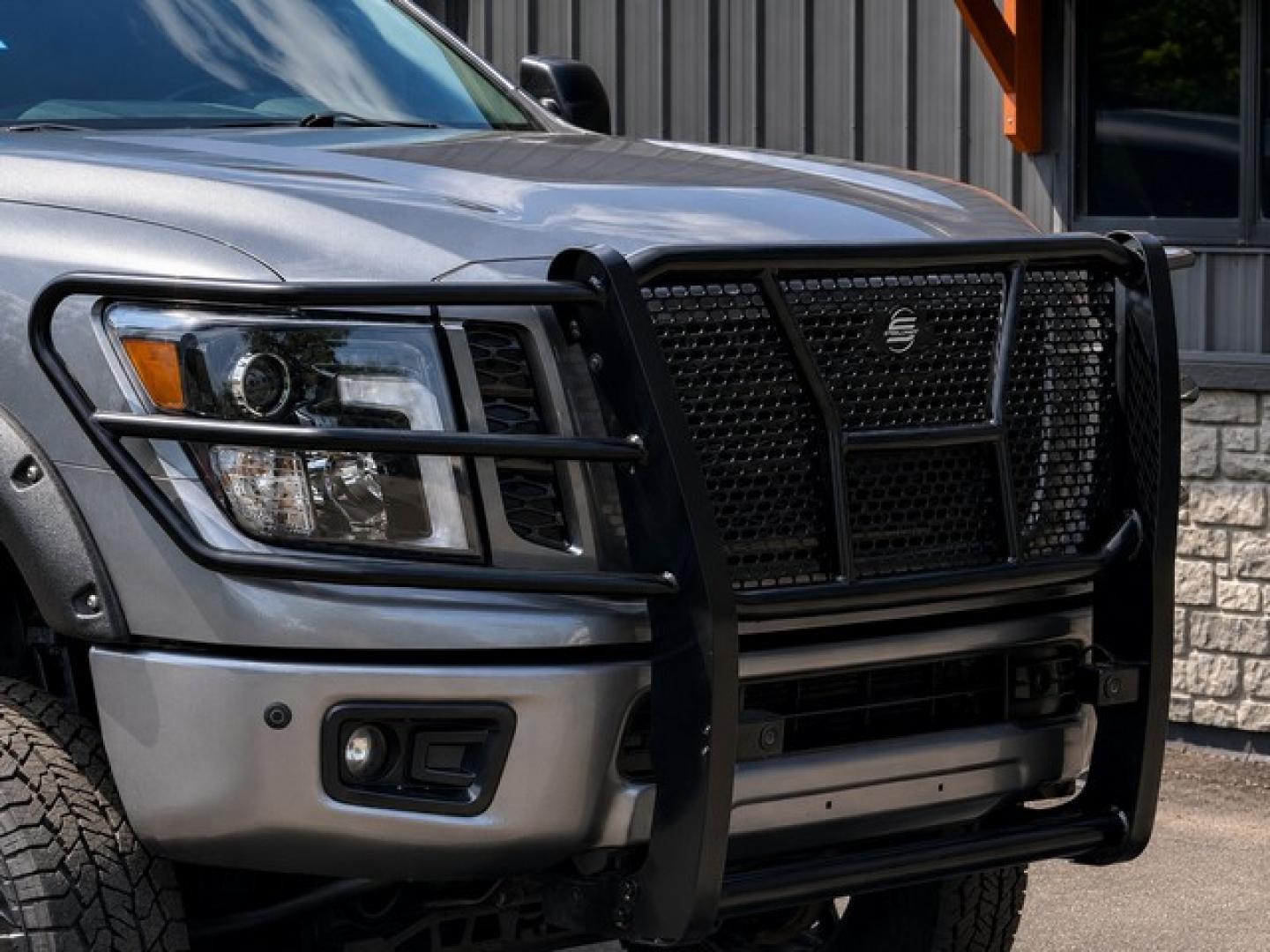 2018 GRAY NISSAN TITAN XD (1N6BA1F41JN) with an V8,5.0L(305 CID),DOHC engine, AUTOMATIC transmission, located at 14600 Frazho Road, Warren, MI, 48089, (586) 776-3400, 42.485996, -82.974220- Photo#6