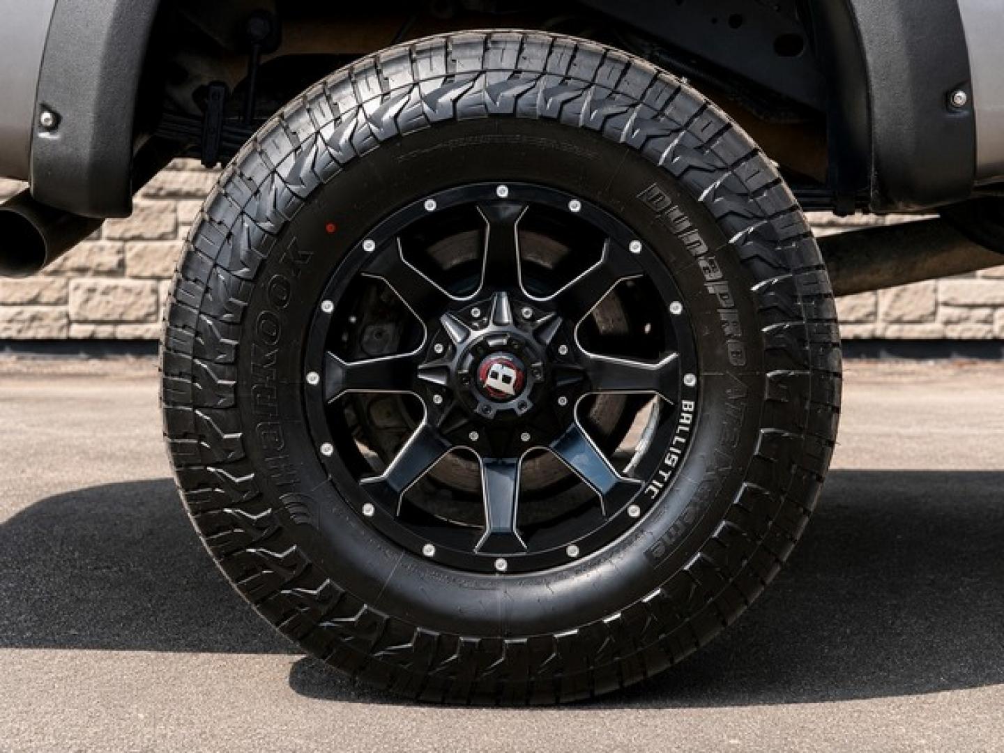 2018 GRAY NISSAN TITAN XD (1N6BA1F41JN) with an V8,5.0L(305 CID),DOHC engine, AUTOMATIC transmission, located at 14600 Frazho Road, Warren, MI, 48089, (586) 776-3400, 42.485996, -82.974220- Photo#8