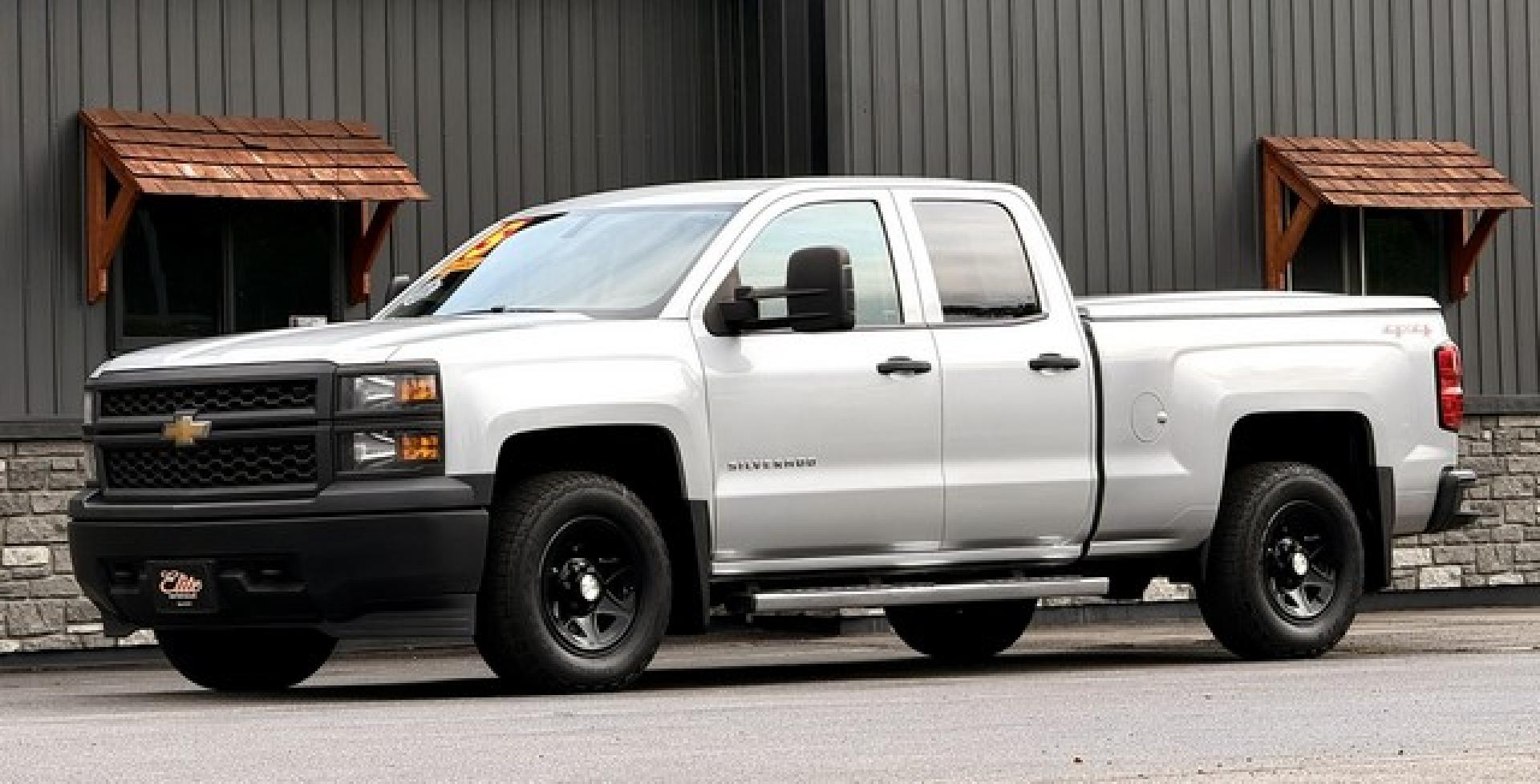 2015 SILVER CHEVROLET SILVERADO 1500 (1GCVKPEH5FZ) with an V6,4.3L(262 CID),OHV engine, AUTOMATIC transmission, located at 14600 Frazho Road, Warren, MI, 48089, (586) 776-3400, 42.485996, -82.974220- Photo#0