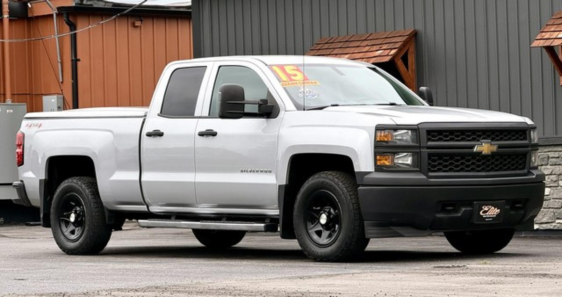 2015 SILVER CHEVROLET SILVERADO 1500 (1GCVKPEH5FZ) with an V6,4.3L(262 CID),OHV engine, AUTOMATIC transmission, located at 14600 Frazho Road, Warren, MI, 48089, (586) 776-3400, 42.485996, -82.974220- Photo#3