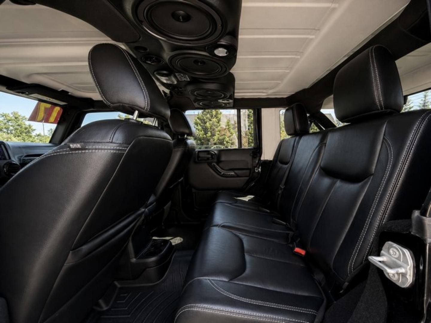 2017 BLACK JEEP WRANGLER (1C4HJWFG4HL) with an V6,3.6L(220 CID),DOHC engine, AUTOMATIC transmission, located at 14600 Frazho Road, Warren, MI, 48089, (586) 776-3400, 42.485996, -82.974220- Photo#9