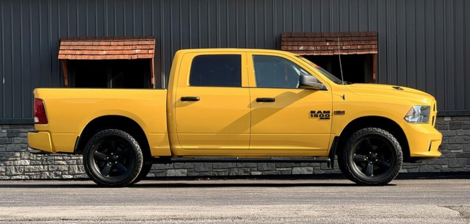 2019 STINGER YELLOW RAM 1500 CLASSIC (1C6RR7KT4KS) with an V8,5.7L(345 CID), engine, AUTOMATIC transmission, located at 14600 Frazho Road, Warren, MI, 48089, (586) 776-3400, 42.485996, -82.974220- Photo#1