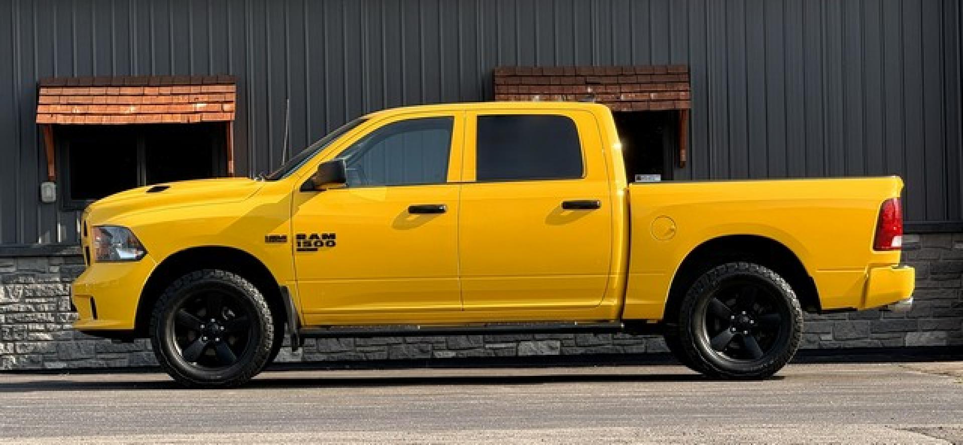 2019 STINGER YELLOW RAM 1500 CLASSIC (1C6RR7KT4KS) with an V8,5.7L(345 CID), engine, AUTOMATIC transmission, located at 14600 Frazho Road, Warren, MI, 48089, (586) 776-3400, 42.485996, -82.974220- Photo#2