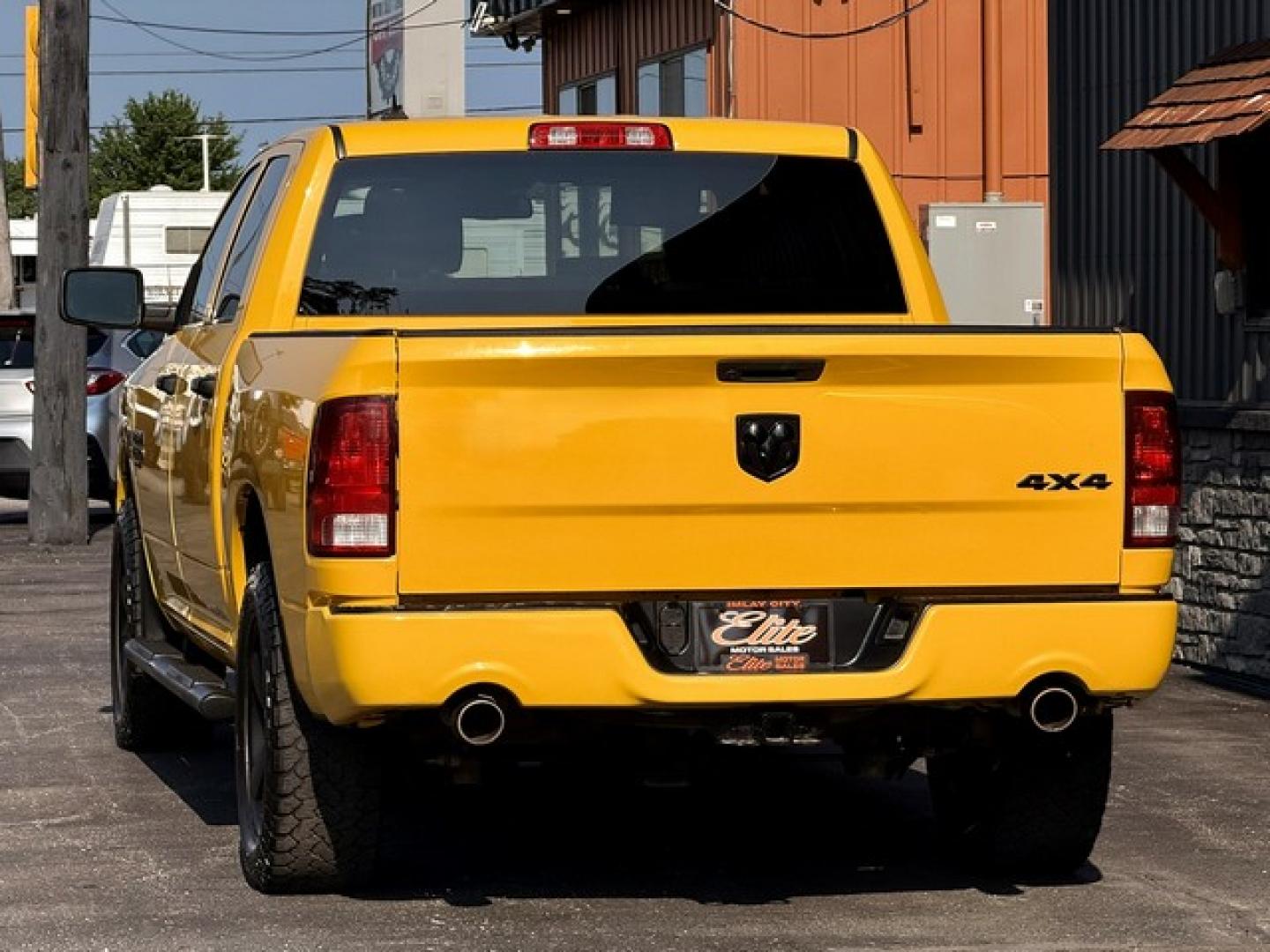 2019 STINGER YELLOW RAM 1500 CLASSIC (1C6RR7KT4KS) with an V8,5.7L(345 CID), engine, AUTOMATIC transmission, located at 14600 Frazho Road, Warren, MI, 48089, (586) 776-3400, 42.485996, -82.974220- Photo#5