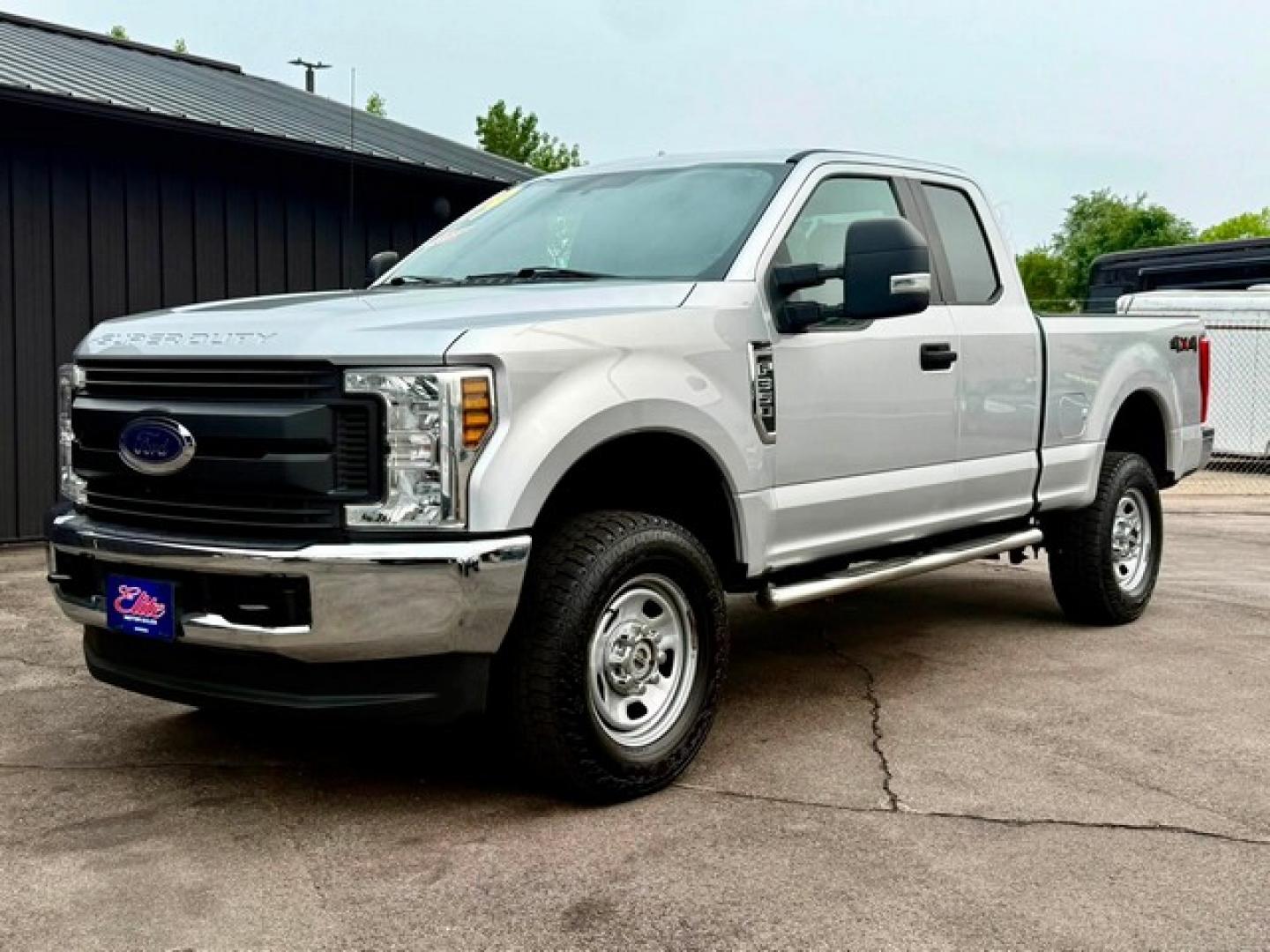 2019 SILVER FORD F-350 SUPER DUTY (1FT8X3B65KE) with an V8,6.2L(379 CID),SOHC engine, AUTOMATIC transmission, located at 14600 Frazho Road, Warren, MI, 48089, (586) 776-3400, 42.485996, -82.974220- Photo#1