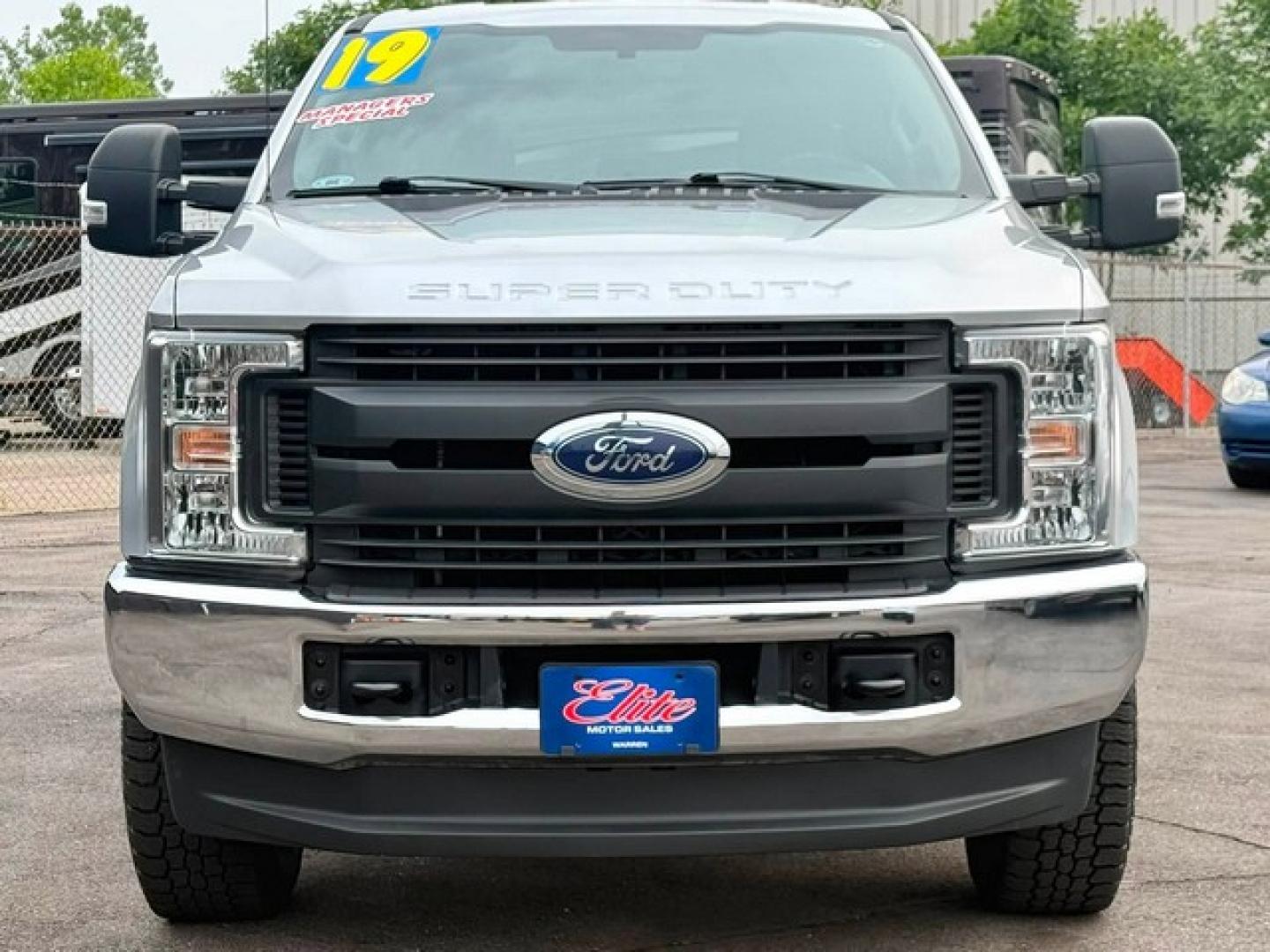 2019 SILVER FORD F-350 SUPER DUTY (1FT8X3B65KE) with an V8,6.2L(379 CID),SOHC engine, AUTOMATIC transmission, located at 14600 Frazho Road, Warren, MI, 48089, (586) 776-3400, 42.485996, -82.974220- Photo#2