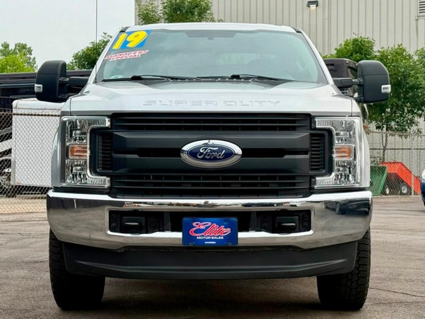 2019 SILVER FORD F-350 SUPER DUTY (1FT8X3B65KE) with an V8,6.2L(379 CID),SOHC engine, AUTOMATIC transmission, located at 14600 Frazho Road, Warren, MI, 48089, (586) 776-3400, 42.485996, -82.974220- Photo#3