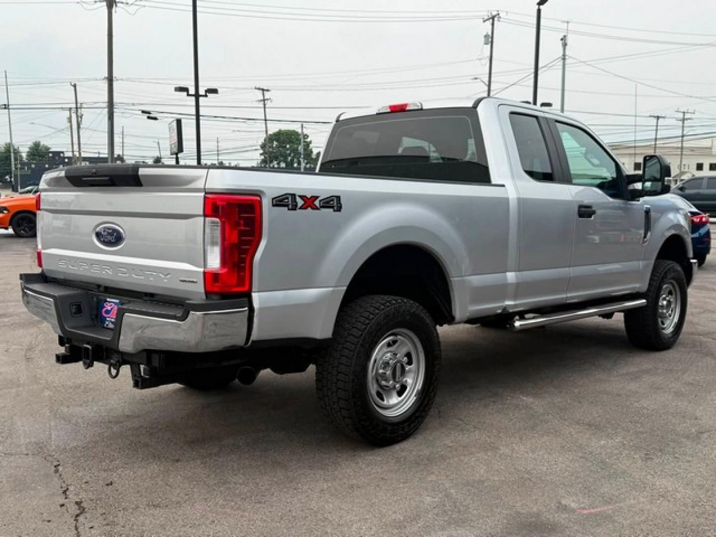 2019 SILVER FORD F-350 SUPER DUTY (1FT8X3B65KE) with an V8,6.2L(379 CID),SOHC engine, AUTOMATIC transmission, located at 14600 Frazho Road, Warren, MI, 48089, (586) 776-3400, 42.485996, -82.974220- Photo#6