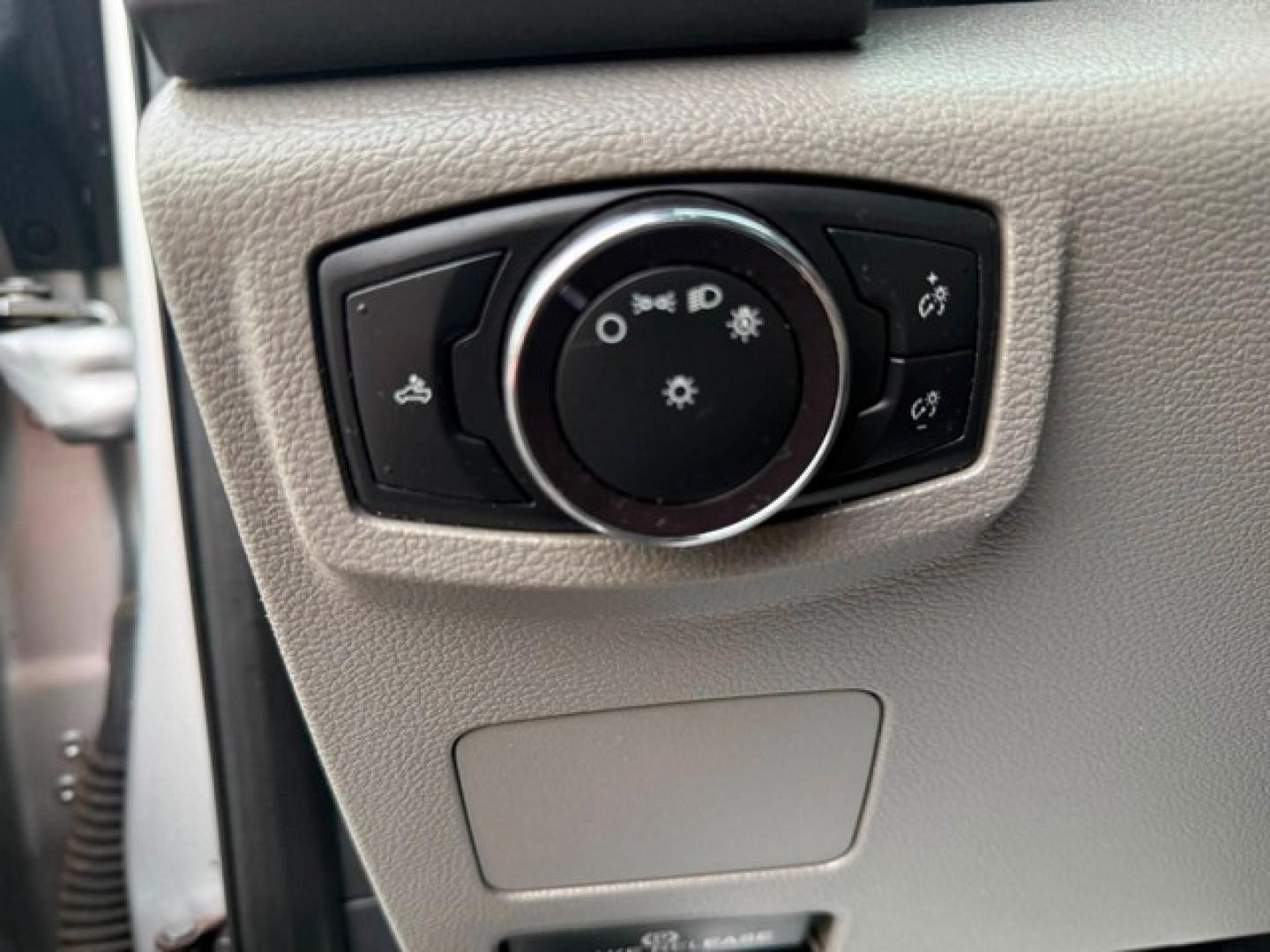2019 SILVER FORD F-350 SUPER DUTY (1FT8X3B65KE) with an V8,6.2L(379 CID),SOHC engine, AUTOMATIC transmission, located at 14600 Frazho Road, Warren, MI, 48089, (586) 776-3400, 42.485996, -82.974220- Photo#12