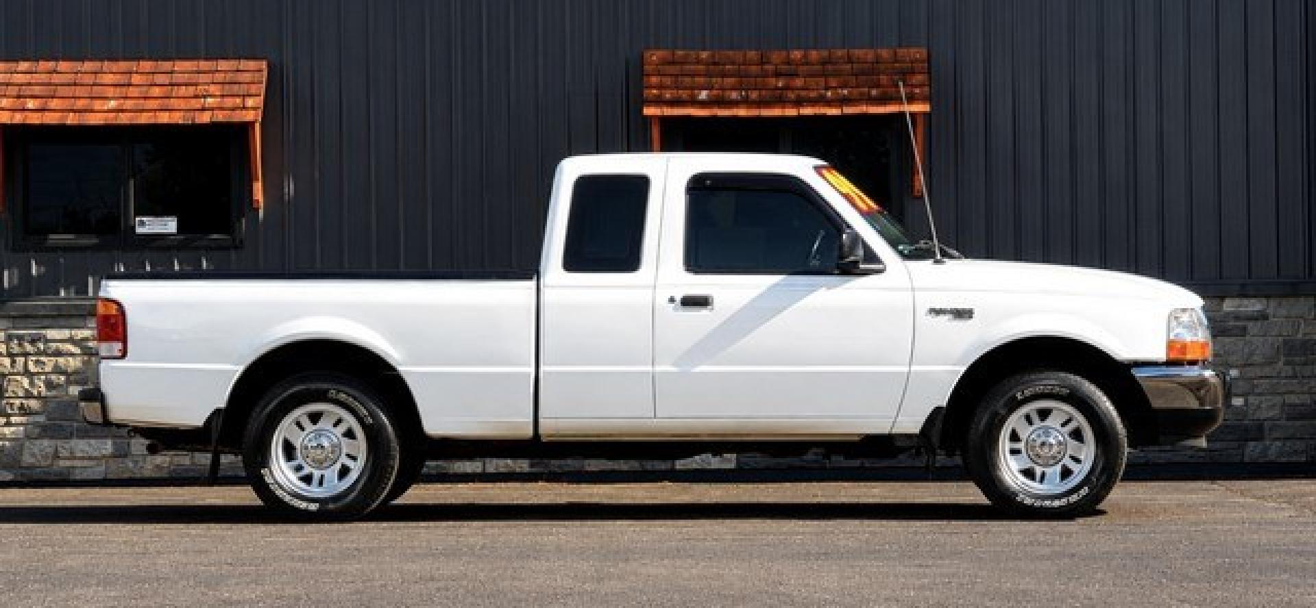 1999 WHITE FORD RANGER (1FTYR14V0XT) , AUTOMATIC transmission, located at 14600 Frazho Road, Warren, MI, 48089, (586) 776-3400, 42.485996, -82.974220- Photo#1