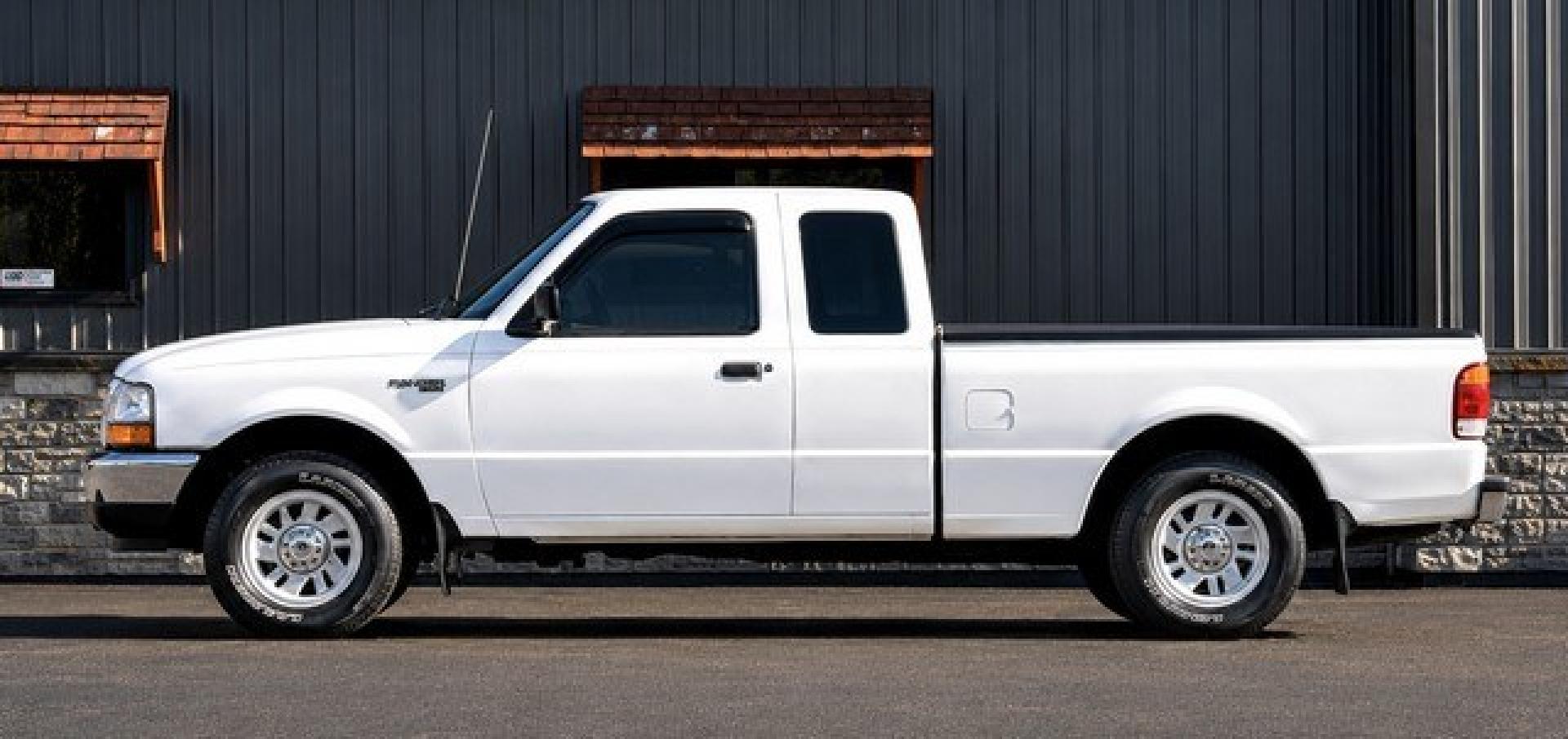 1999 WHITE FORD RANGER (1FTYR14V0XT) , AUTOMATIC transmission, located at 14600 Frazho Road, Warren, MI, 48089, (586) 776-3400, 42.485996, -82.974220- Photo#4
