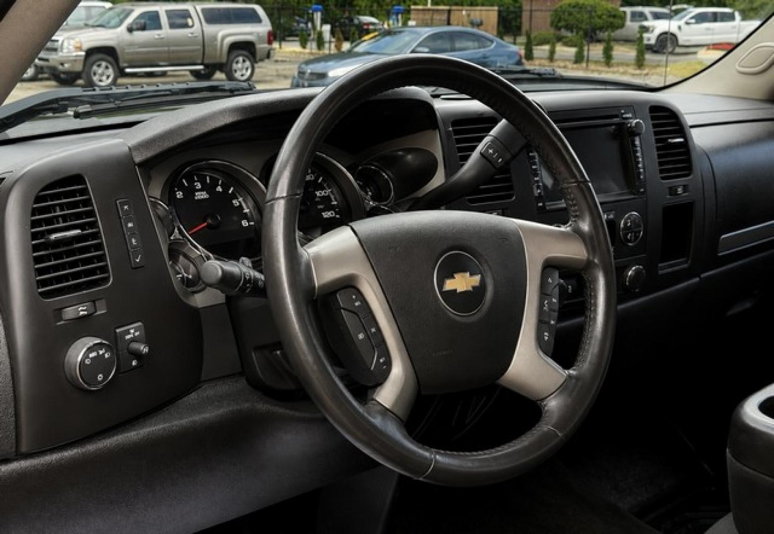 2012 BLACK CHEVROLET SILVERADO 1500 (1GCPKSE71CF) with an V8,5.3L(325 CID),OHV engine, AUTOMATIC transmission, located at 14600 Frazho Road, Warren, MI, 48089, (586) 776-3400, 42.485996, -82.974220- Photo#9
