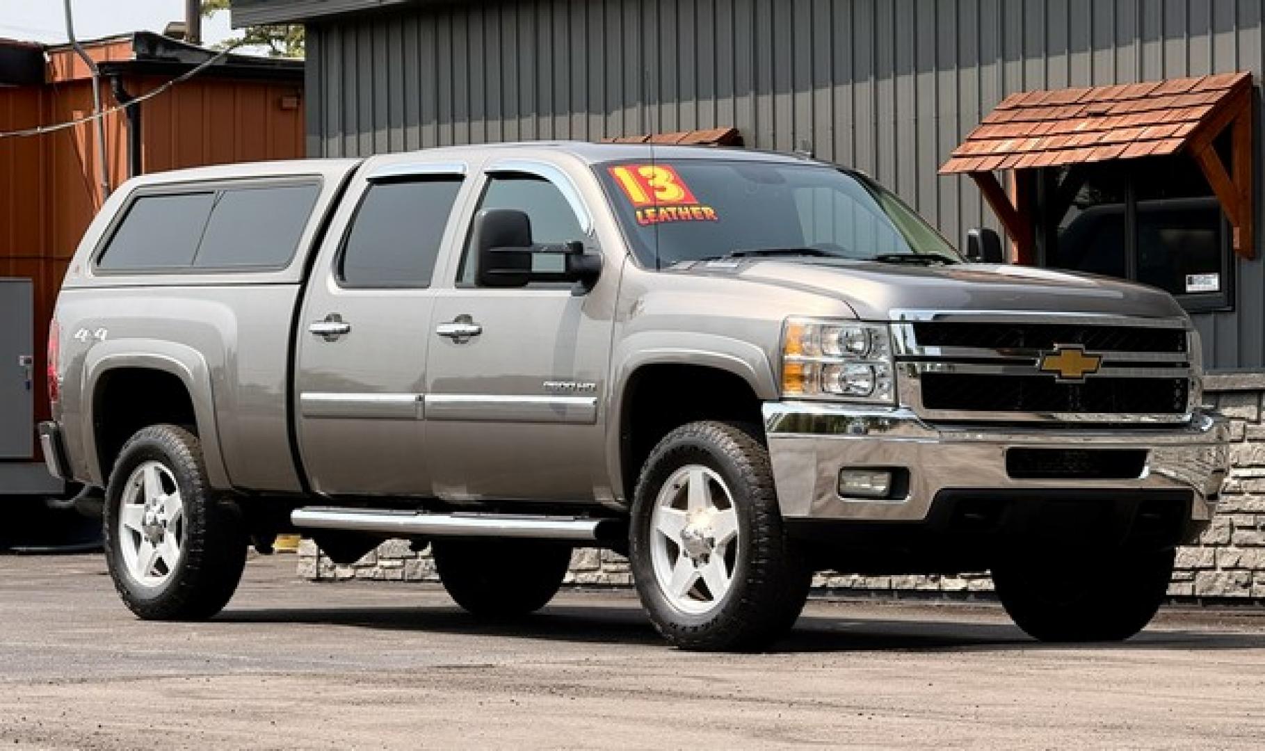 2013 GRAY CHEVROLET SILVERADO 2500 HD (1GC1KXCG0DF) with an V8,6.0L(364 CID),OHV engine, AUTOMATIC transmission, located at 14600 Frazho Road, Warren, MI, 48089, (586) 776-3400, 42.485996, -82.974220- Photo#1