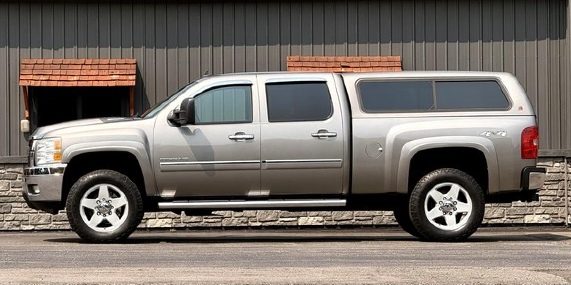 2013 GRAY CHEVROLET SILVERADO 2500 HD (1GC1KXCG0DF) with an V8,6.0L(364 CID),OHV engine, AUTOMATIC transmission, located at 14600 Frazho Road, Warren, MI, 48089, (586) 776-3400, 42.485996, -82.974220- Photo#2