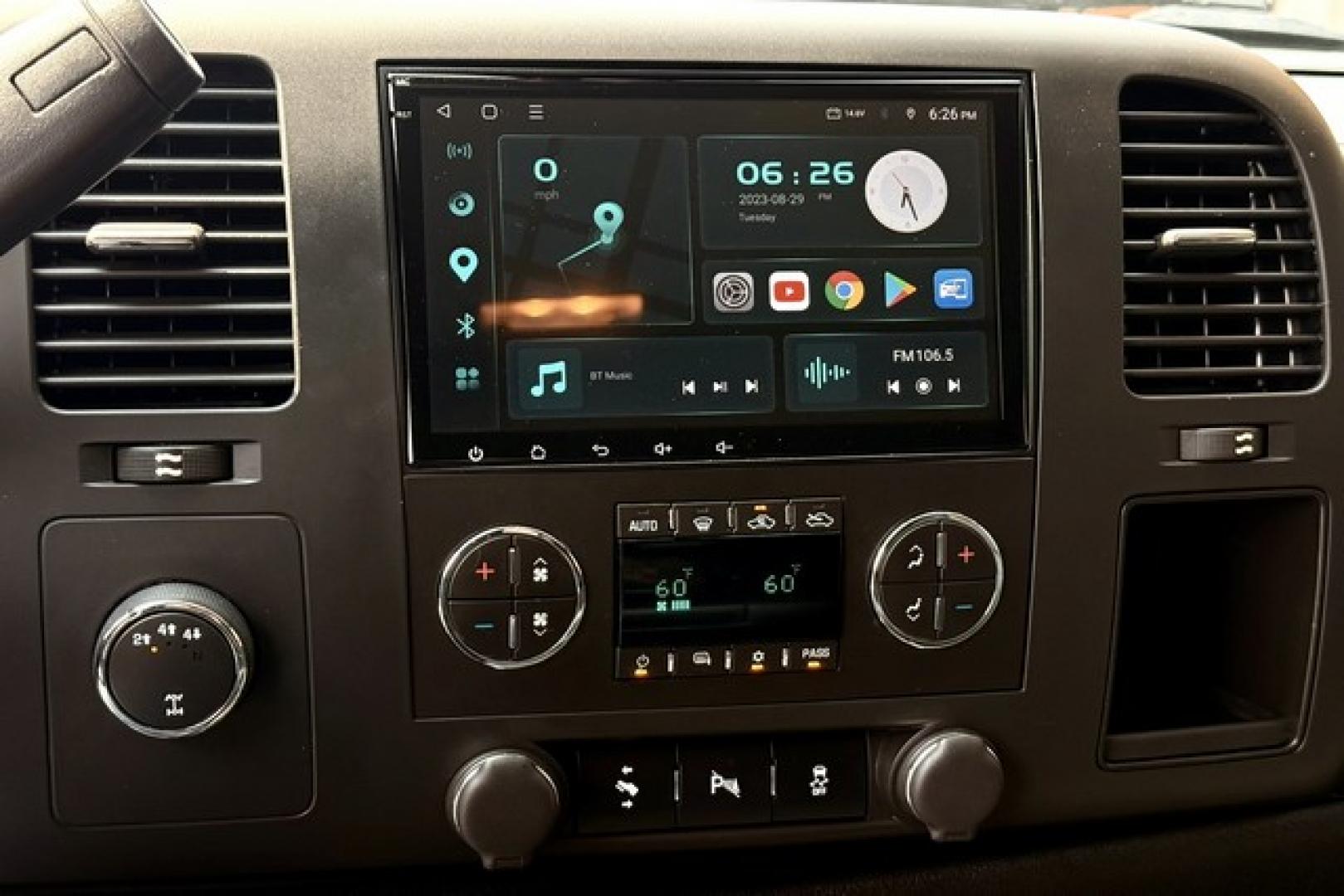 2013 GRAY CHEVROLET SILVERADO 2500 HD (1GC1KXCG0DF) with an V8,6.0L(364 CID),OHV engine, AUTOMATIC transmission, located at 14600 Frazho Road, Warren, MI, 48089, (586) 776-3400, 42.485996, -82.974220- Photo#10