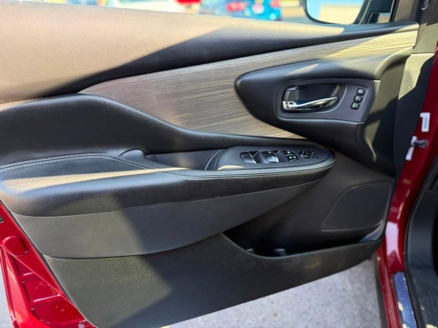 2018 RED NISSAN MURANO (5N1AZ2MH5JN) with an V6,3.5L( CID),DOHC engine, AUTOMATIC transmission, located at 14600 Frazho Road, Warren, MI, 48089, (586) 776-3400, 42.485996, -82.974220- Photo#9