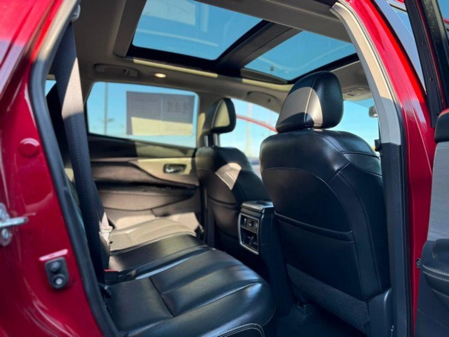 2018 RED NISSAN MURANO (5N1AZ2MH5JN) with an V6,3.5L( CID),DOHC engine, AUTOMATIC transmission, located at 14600 Frazho Road, Warren, MI, 48089, (586) 776-3400, 42.485996, -82.974220- Photo#12