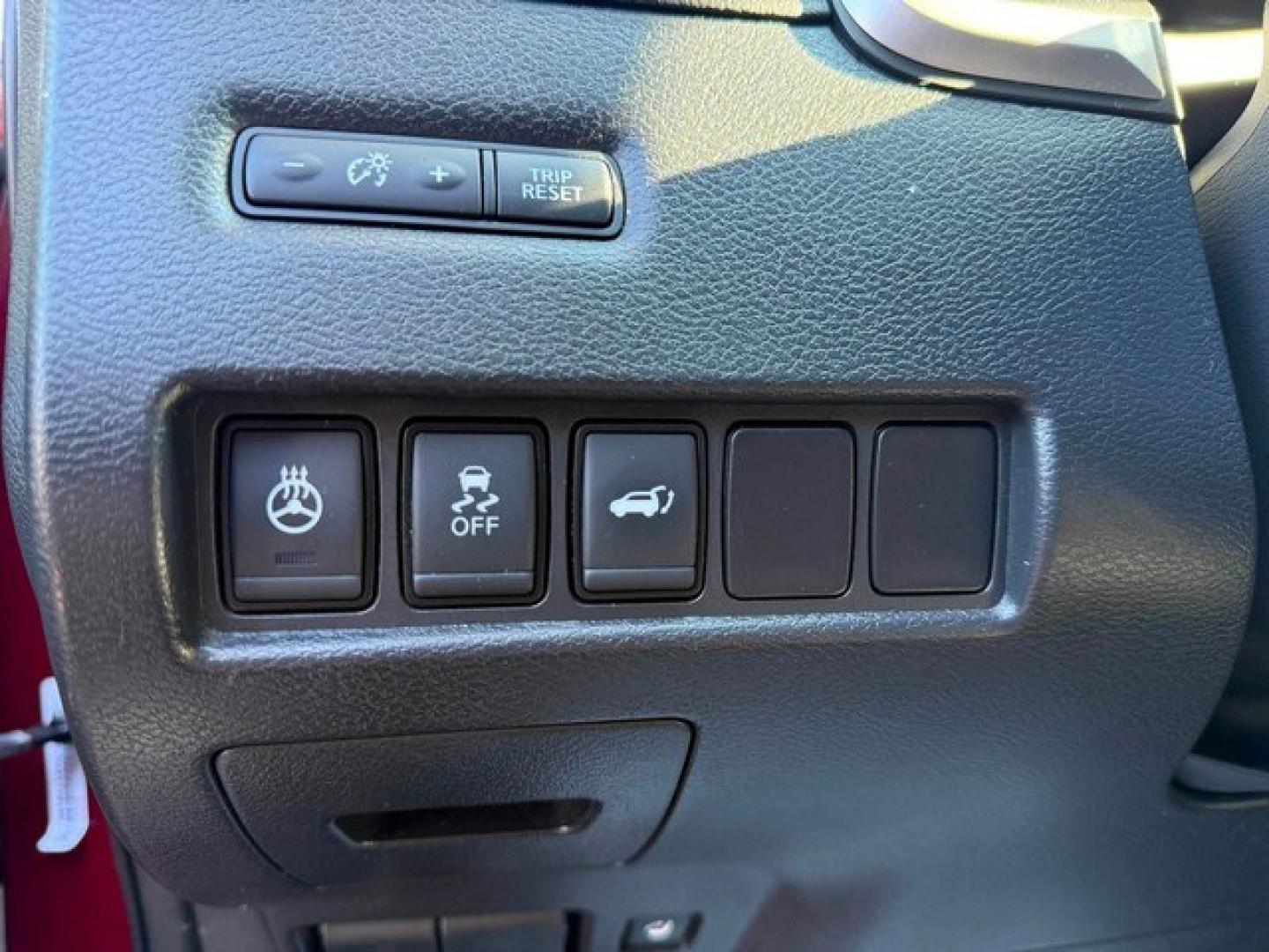 2018 RED NISSAN MURANO (5N1AZ2MH5JN) with an V6,3.5L( CID),DOHC engine, AUTOMATIC transmission, located at 14600 Frazho Road, Warren, MI, 48089, (586) 776-3400, 42.485996, -82.974220- Photo#17