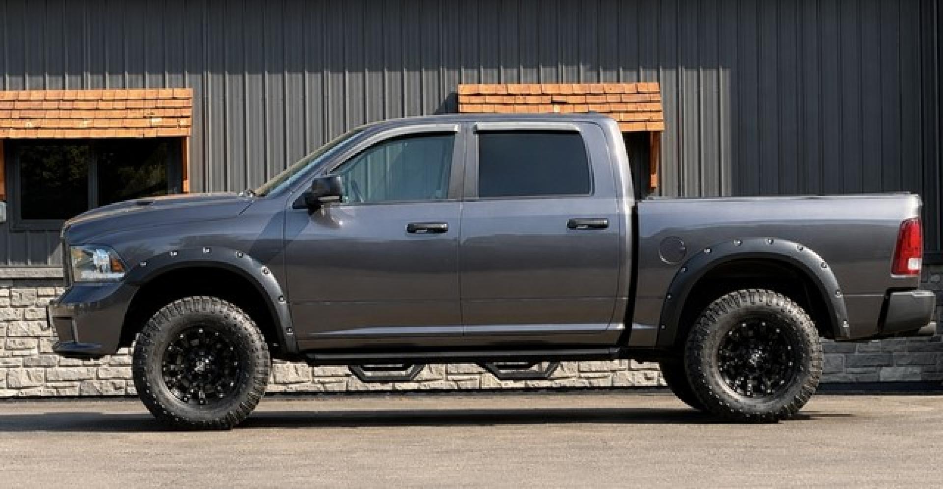 2016 GRAY RAM 1500 (1C6RR7MT4GS) with an V8,5.7L(345 CID),OHV engine, AUTOMATIC transmission, located at 14600 Frazho Road, Warren, MI, 48089, (586) 776-3400, 42.485996, -82.974220- Photo#1