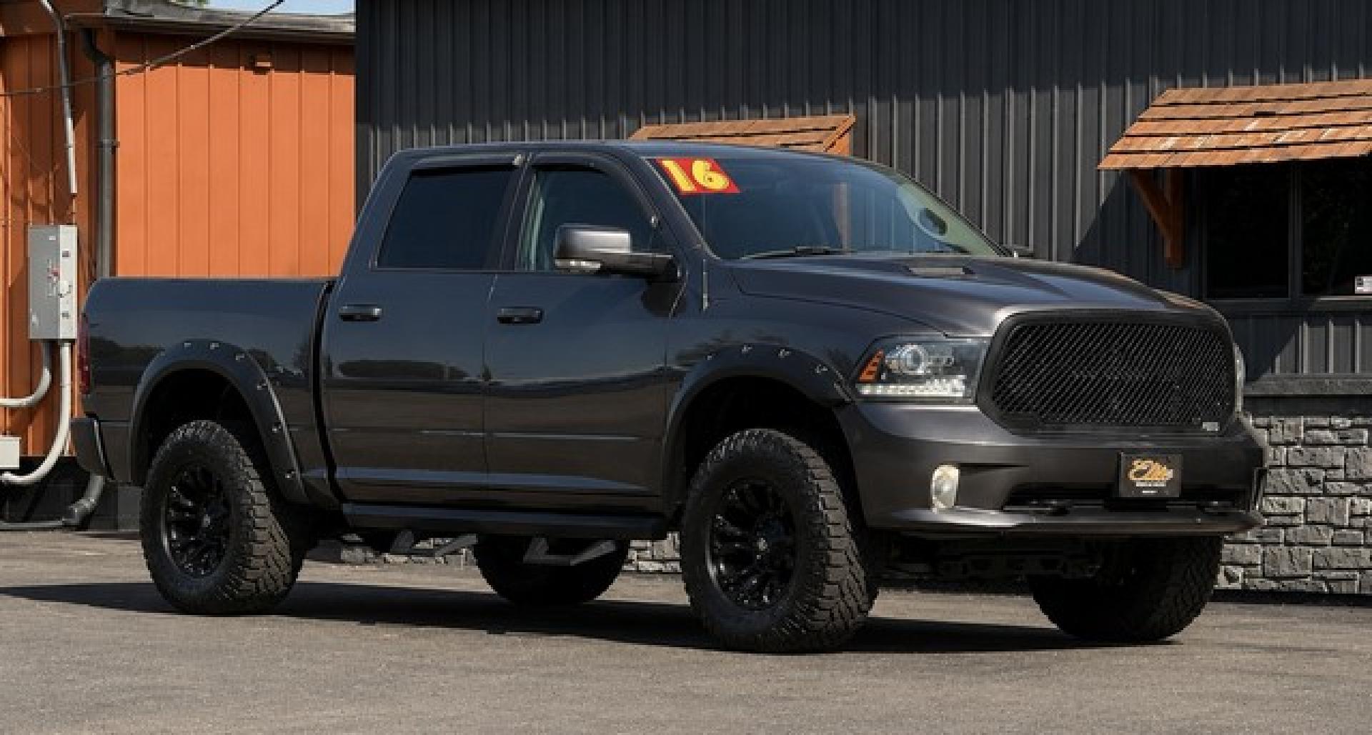 2016 GRAY RAM 1500 (1C6RR7MT4GS) with an V8,5.7L(345 CID),OHV engine, AUTOMATIC transmission, located at 14600 Frazho Road, Warren, MI, 48089, (586) 776-3400, 42.485996, -82.974220- Photo#2